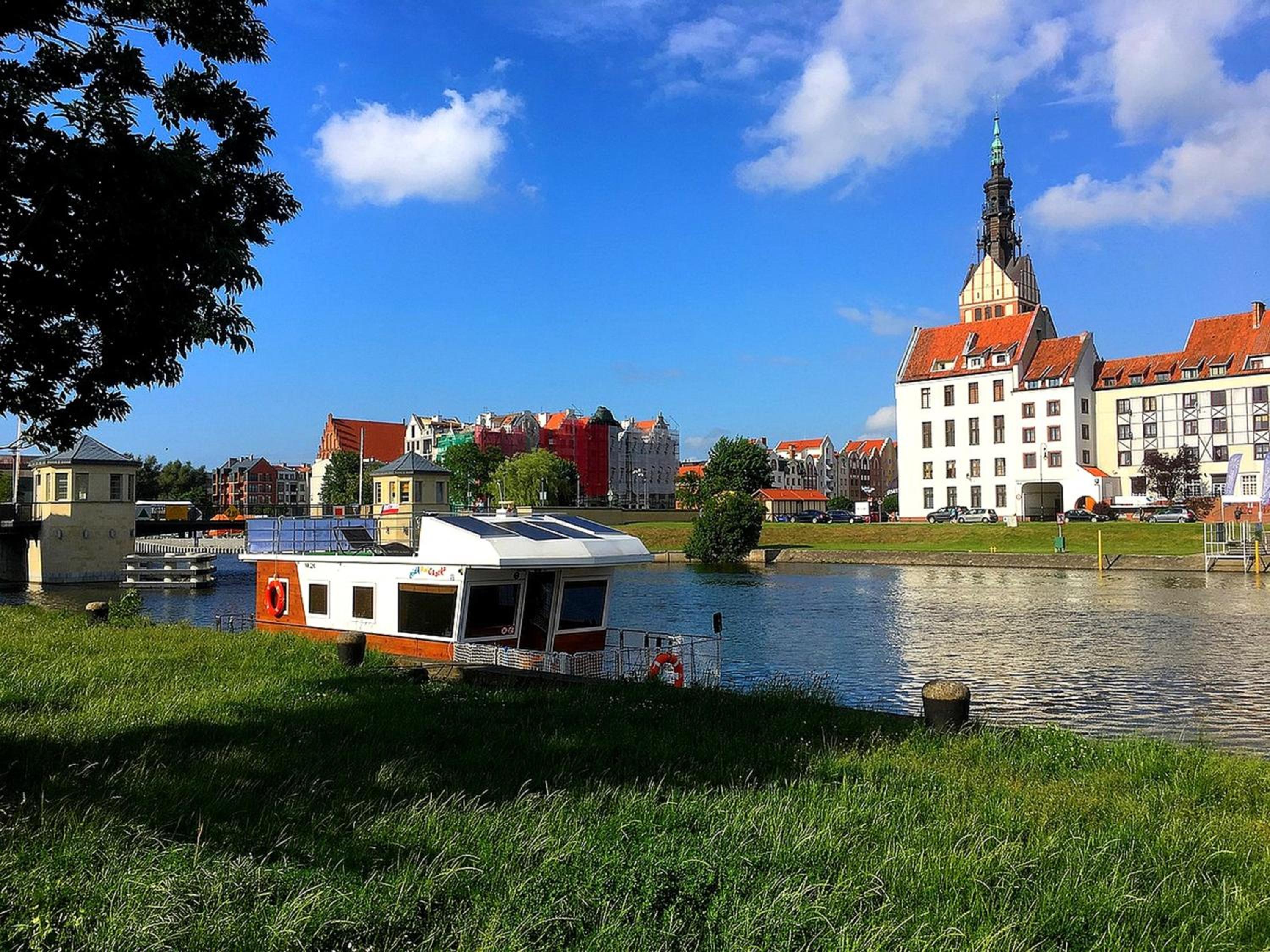 HOUSEBOAT Mazury Frajda view 3