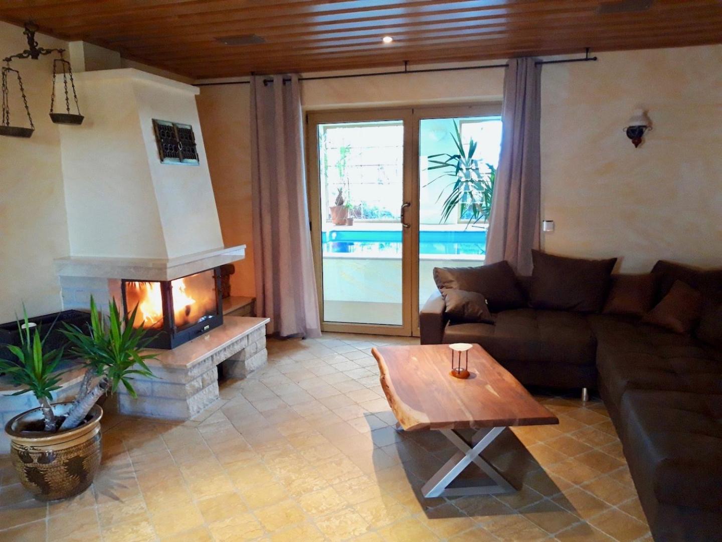 Ein Bett im Kornfeld - Haus Fernweh - Innenpool view 3