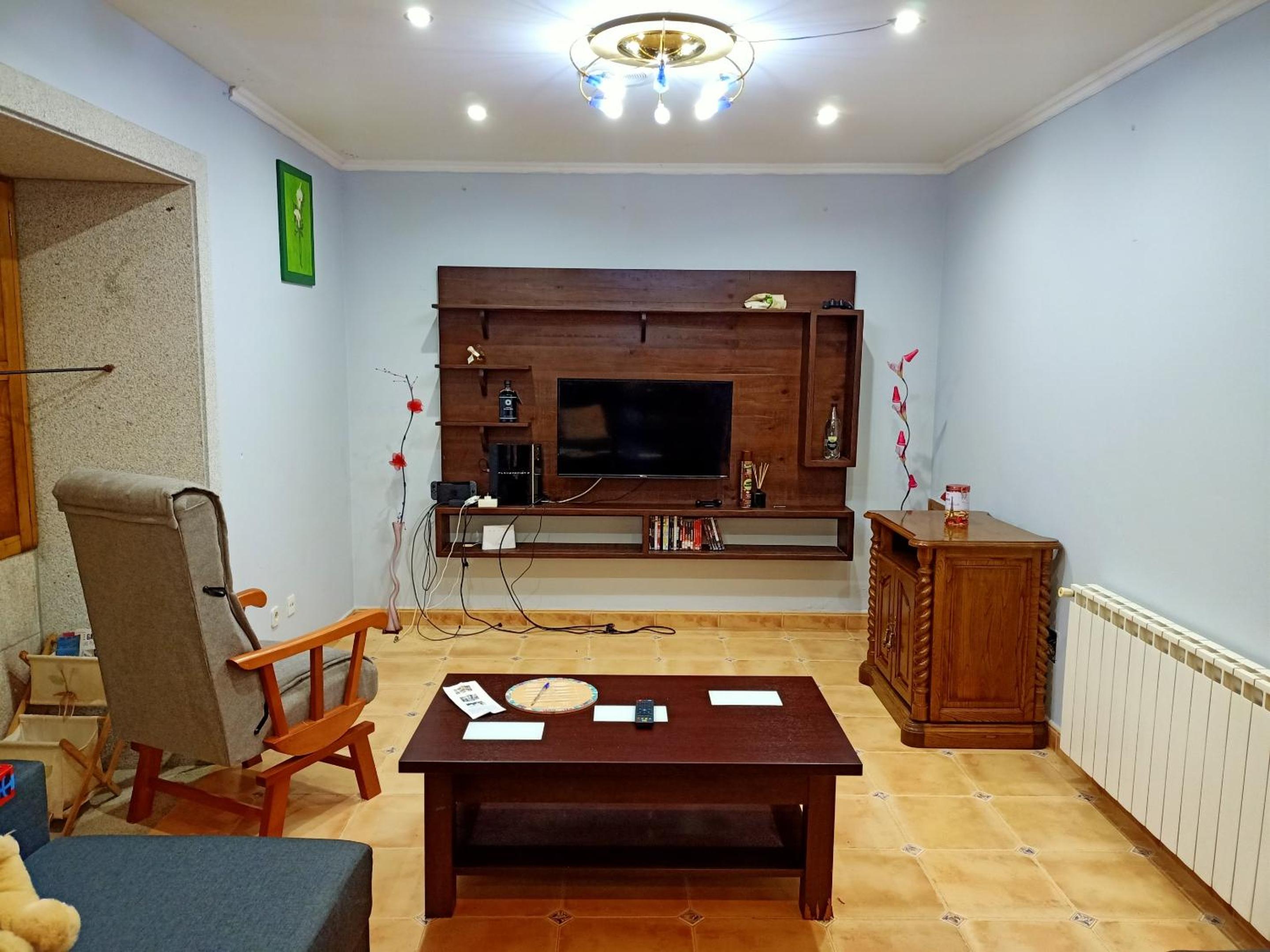 Spacious House with Mountain View in Carboeiro de Francia