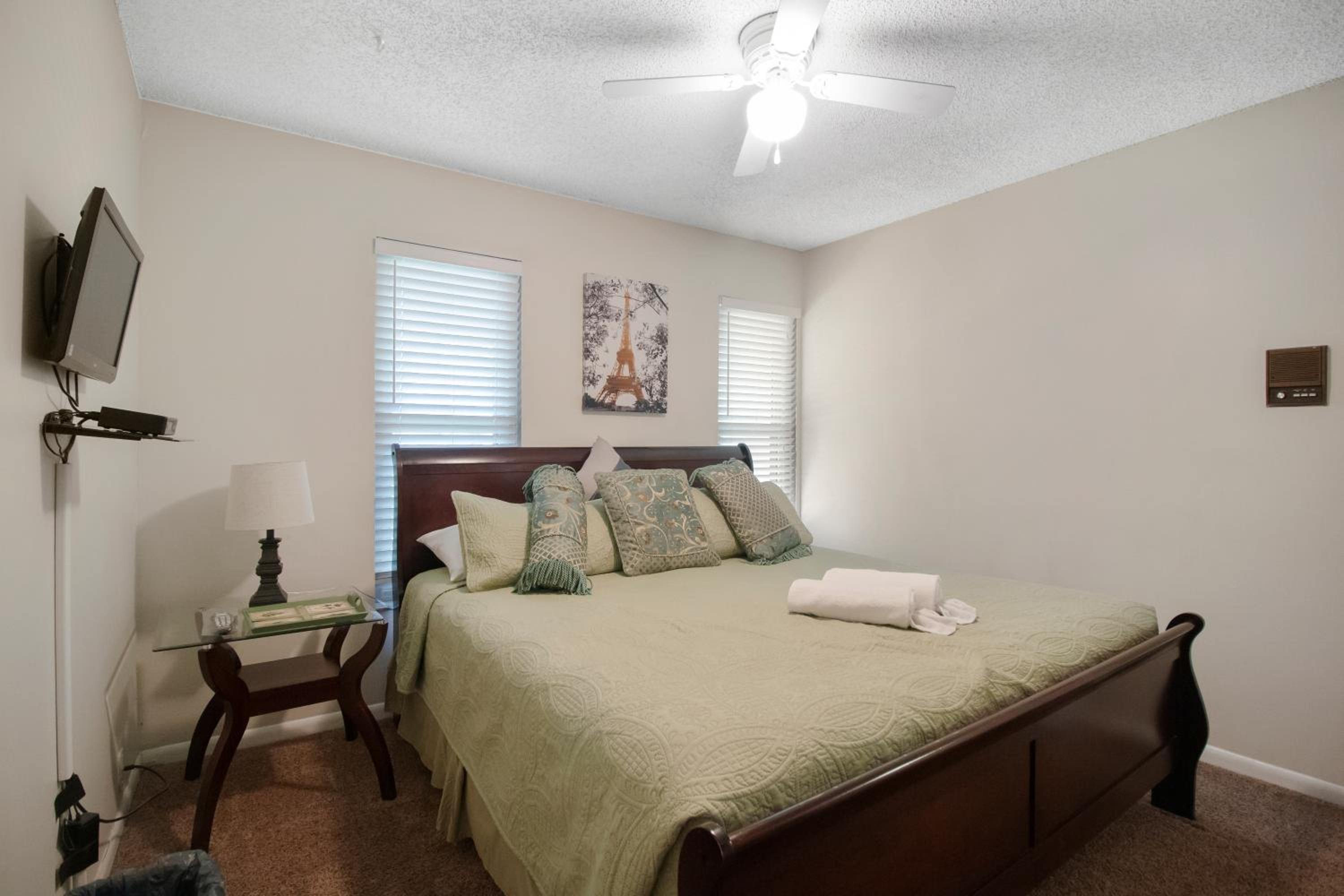 Tampa Bay Pool Home with Heated Pool