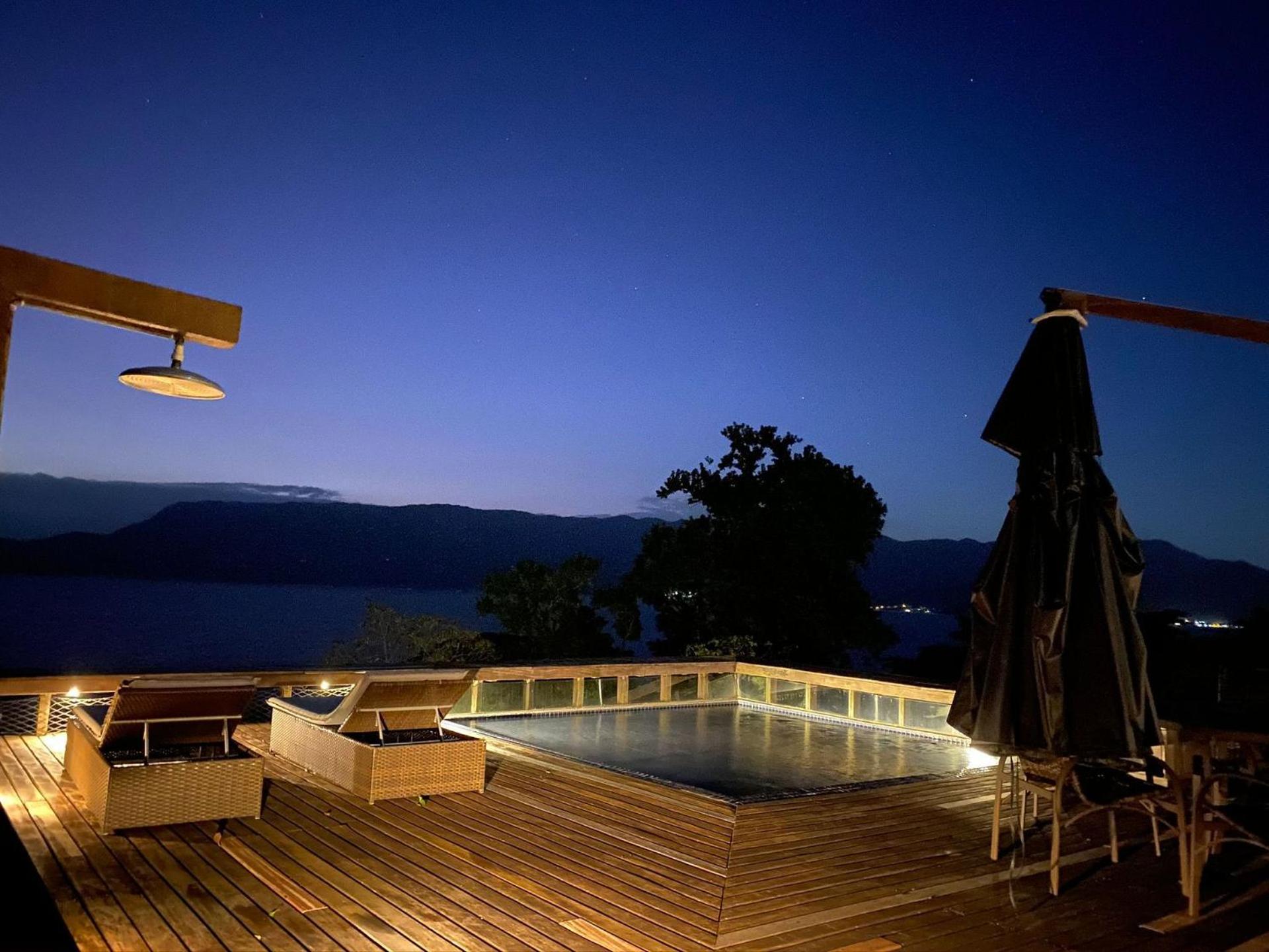 Luxury house with jacuzzi near Porto São Pedro