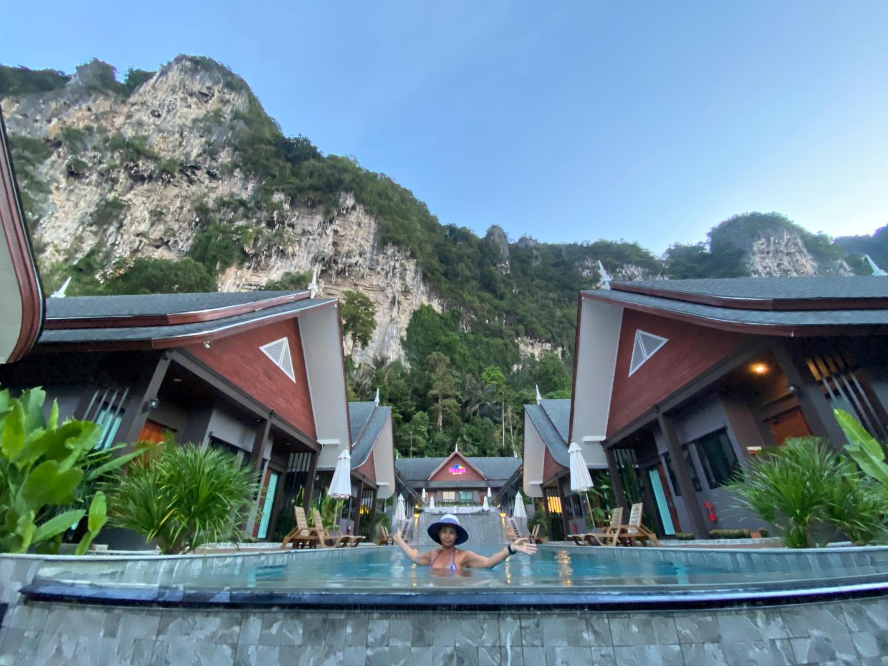 The Scene Cliff View Villas