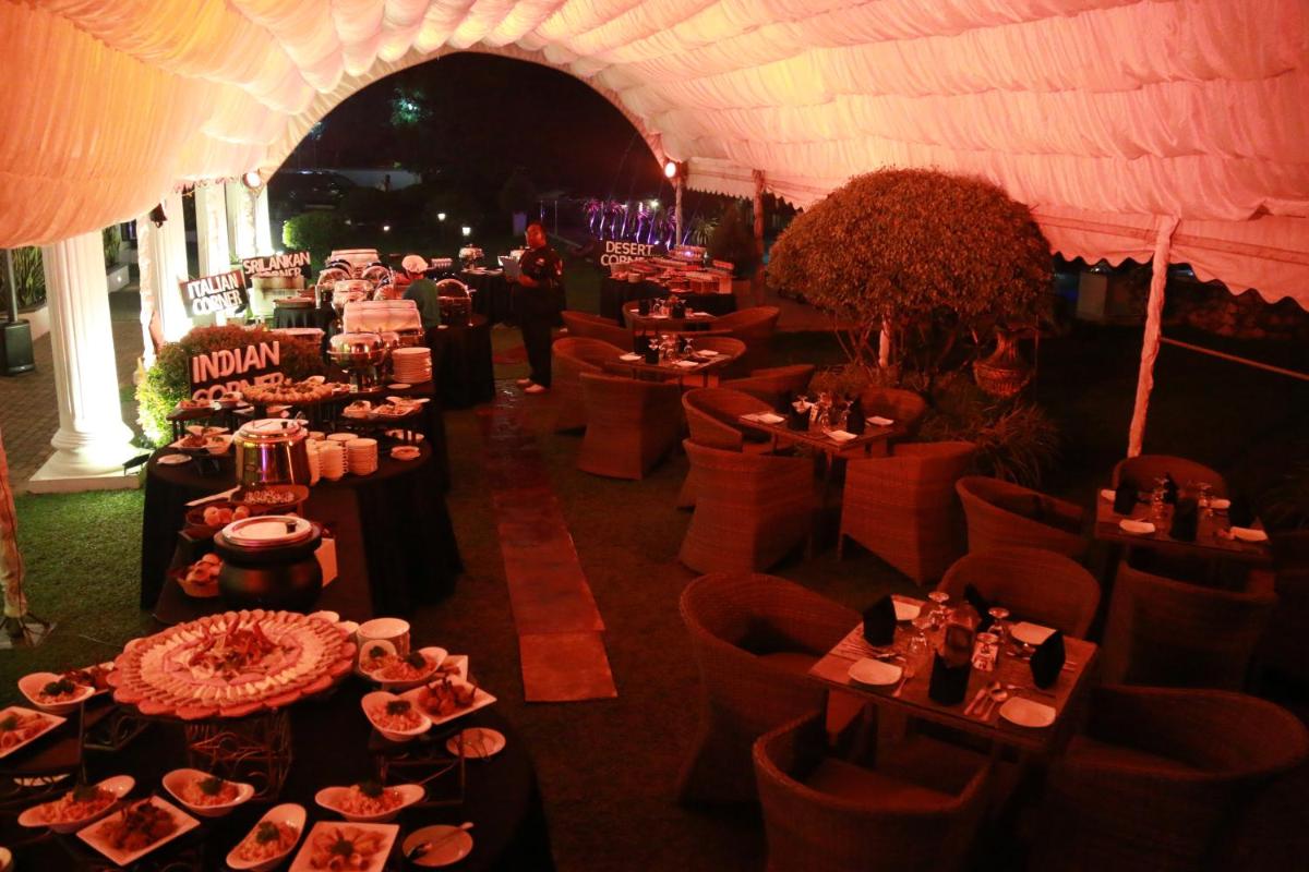 banquet hall