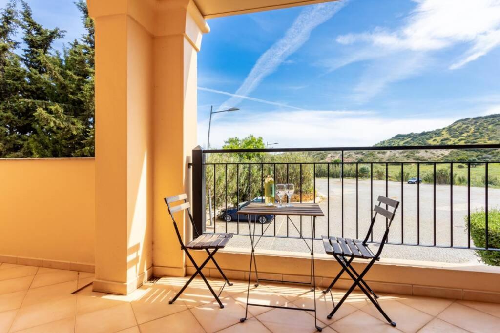 Baia da Luz - Poolview Loft Aparment view 4