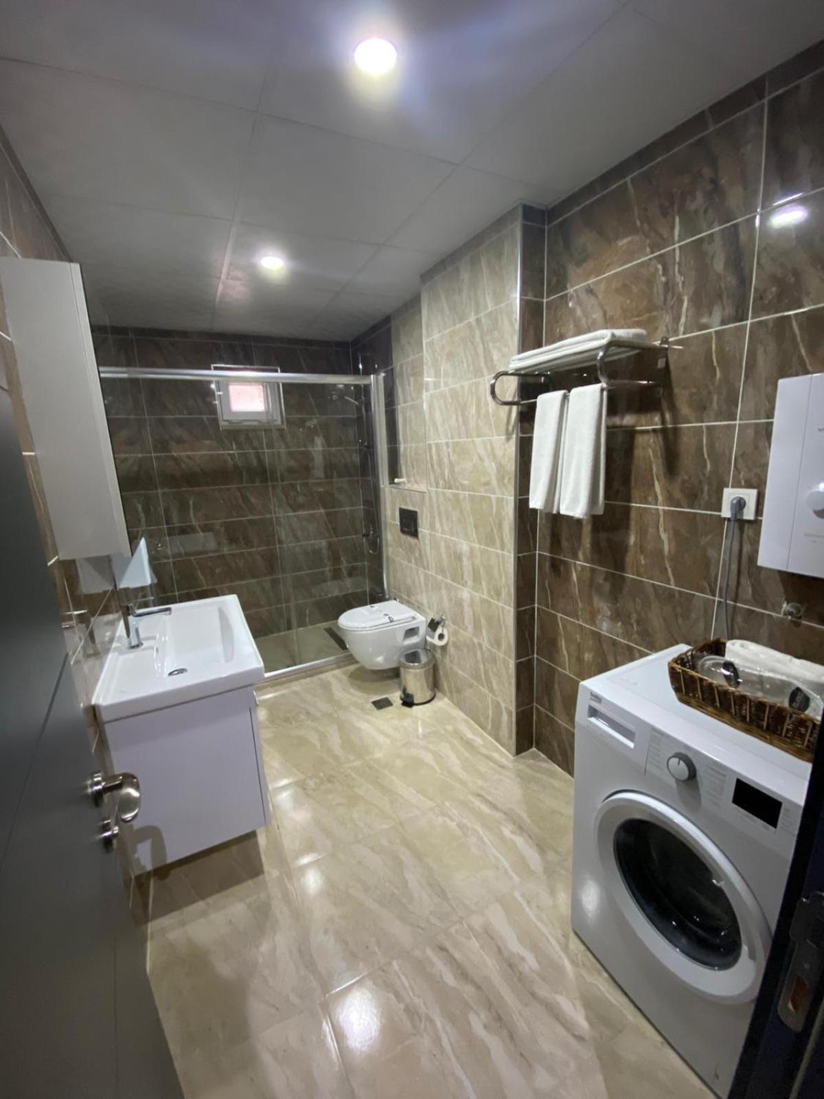 Elanis Suites - Image 9