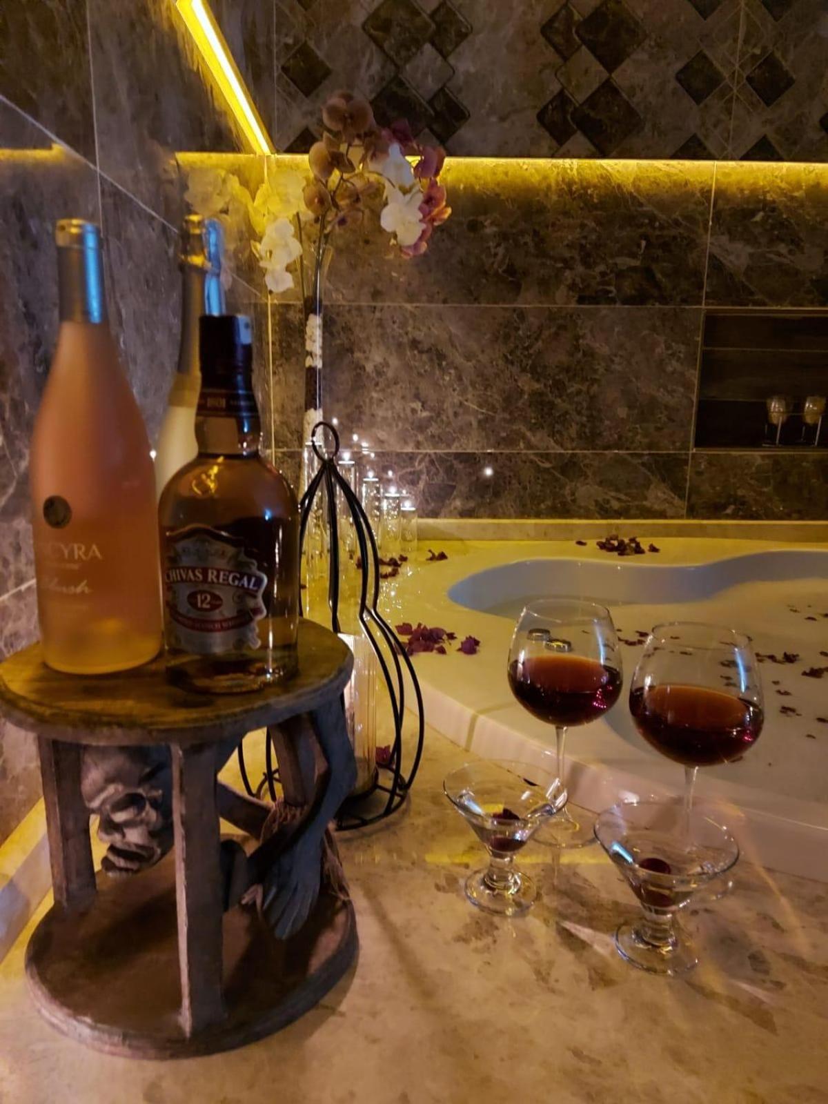 Elanis Suites - Image 12