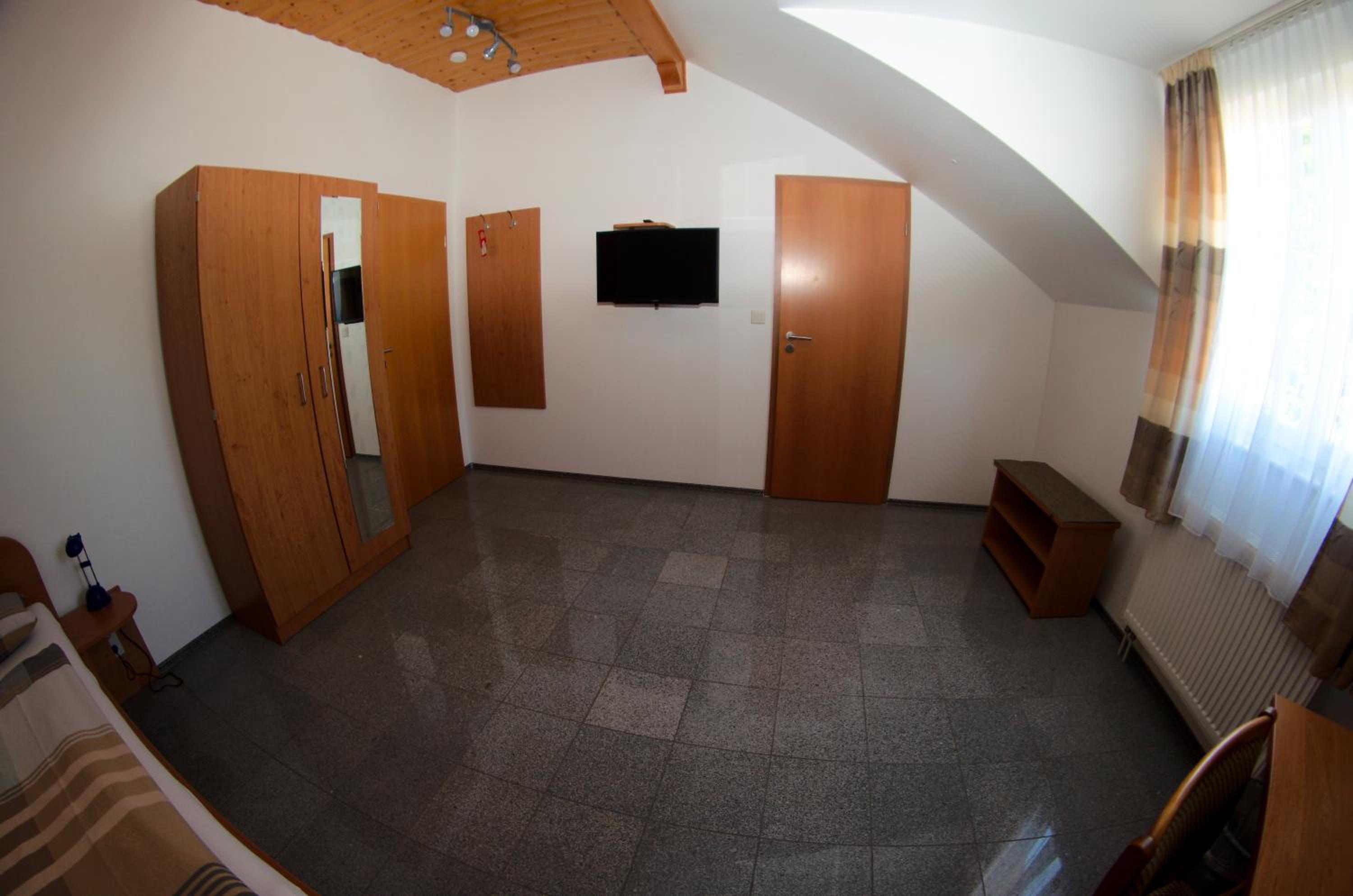 Messe-Hotel "Waldruhe", photo 2