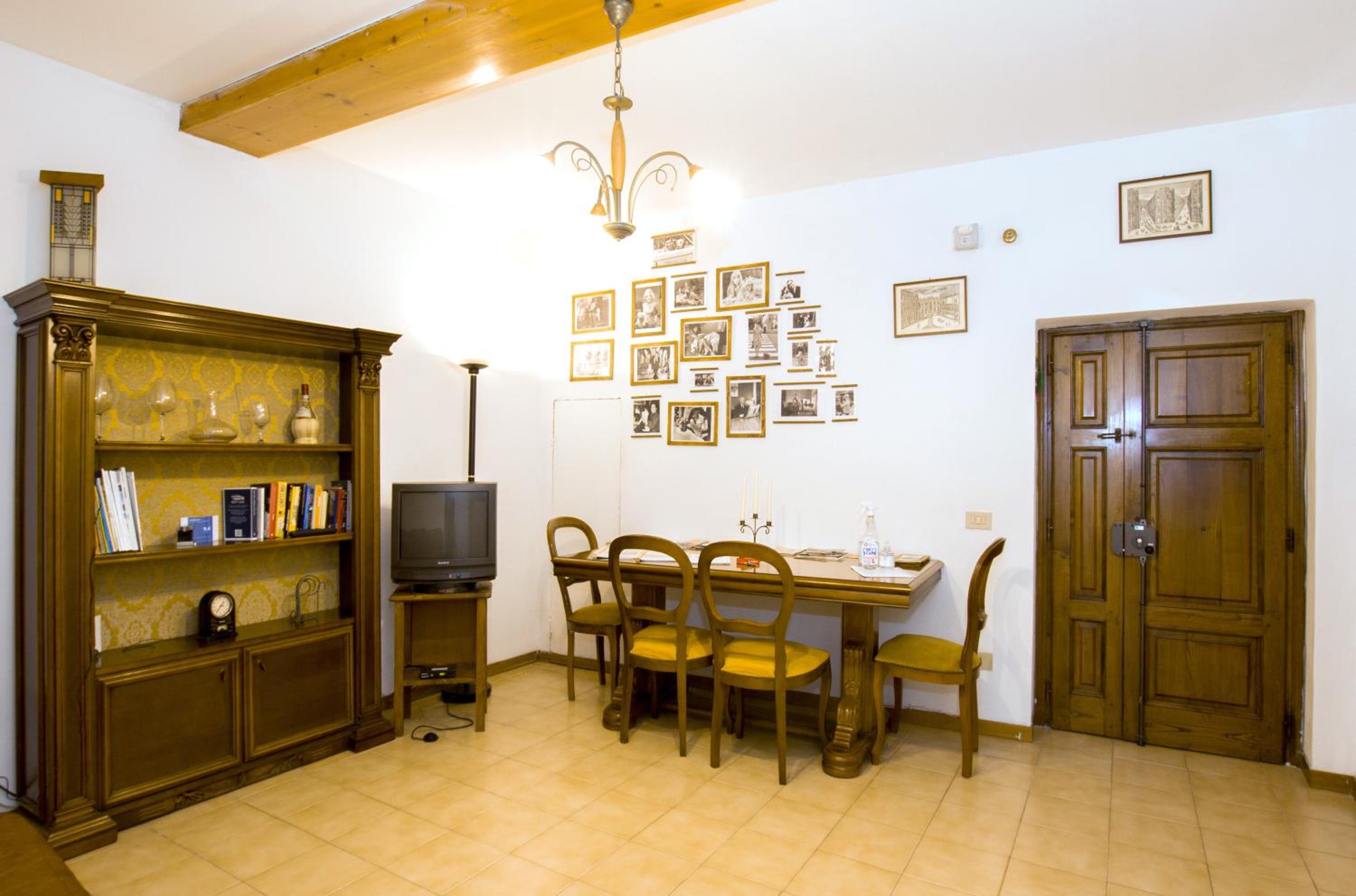 Cheap Apartment in The Old Village, photo 33