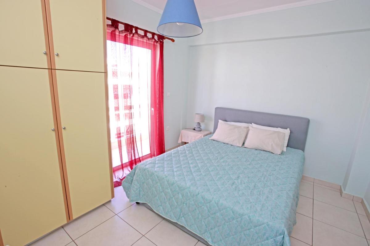 Apartment near the Sea and Athens Airport view 2