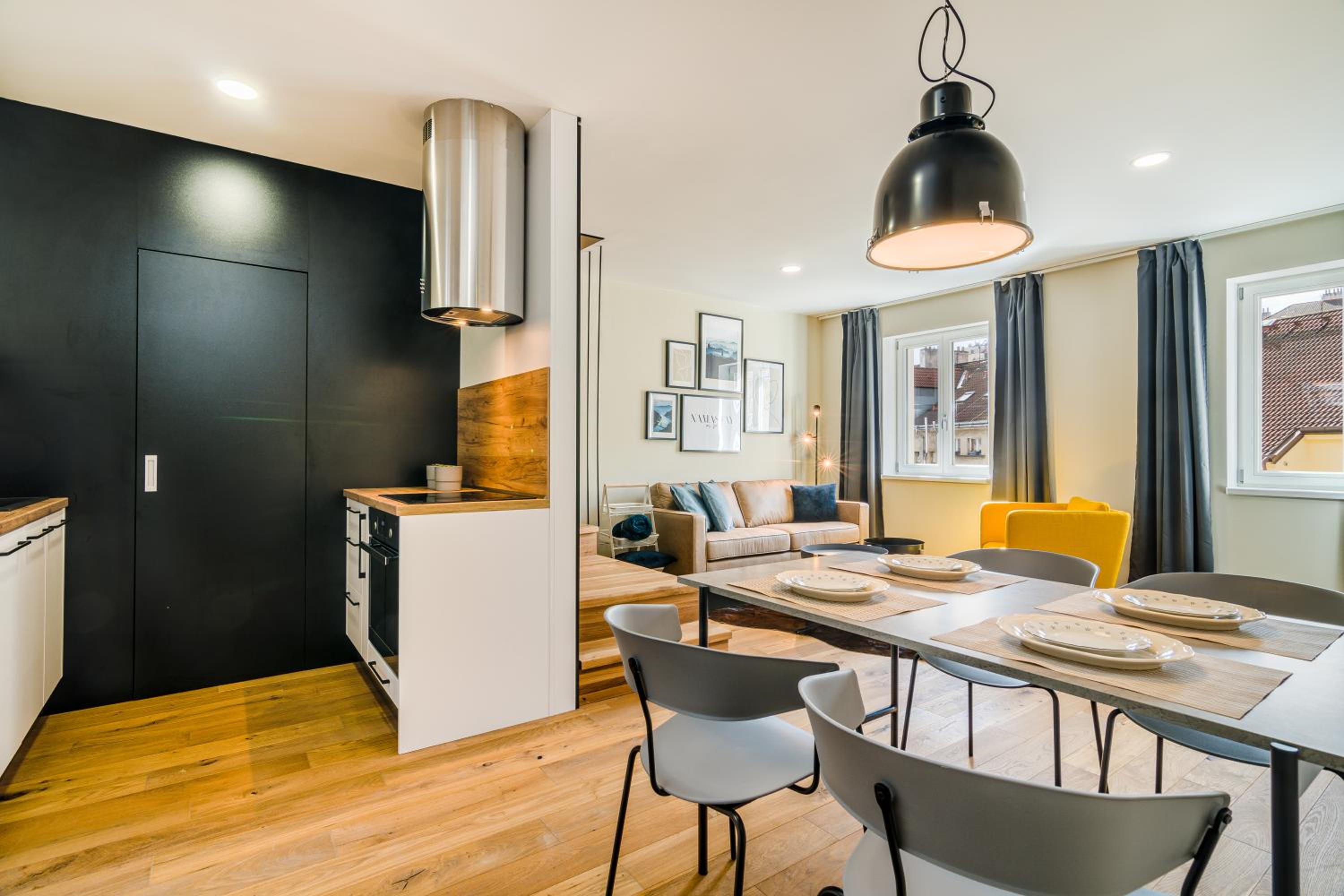 Prague Days - Premium Loft with AC & View of the Žižkov Tower from Spacious Terrace
