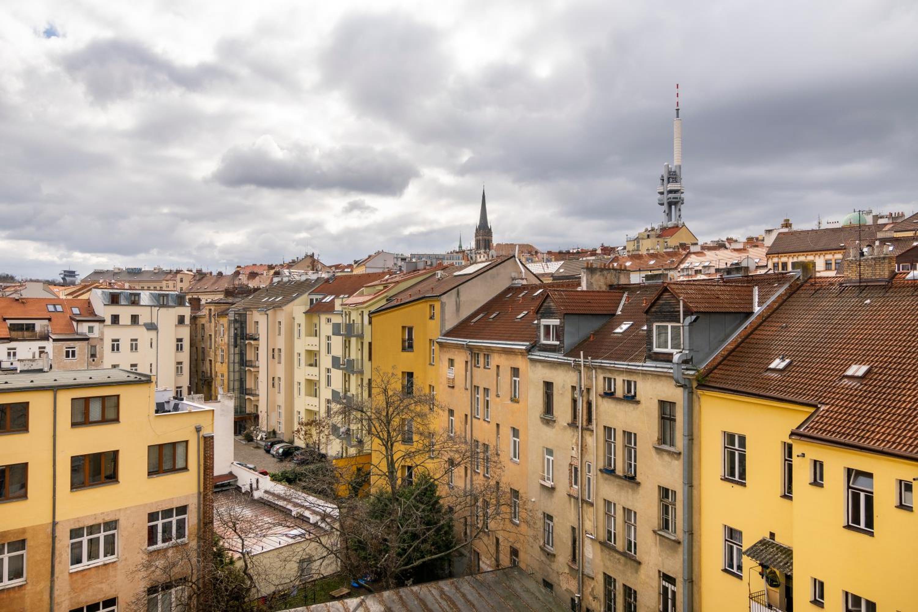 Prague Days - Premium Loft with AC & View of the Žižkov Tower from Spacious Terrace