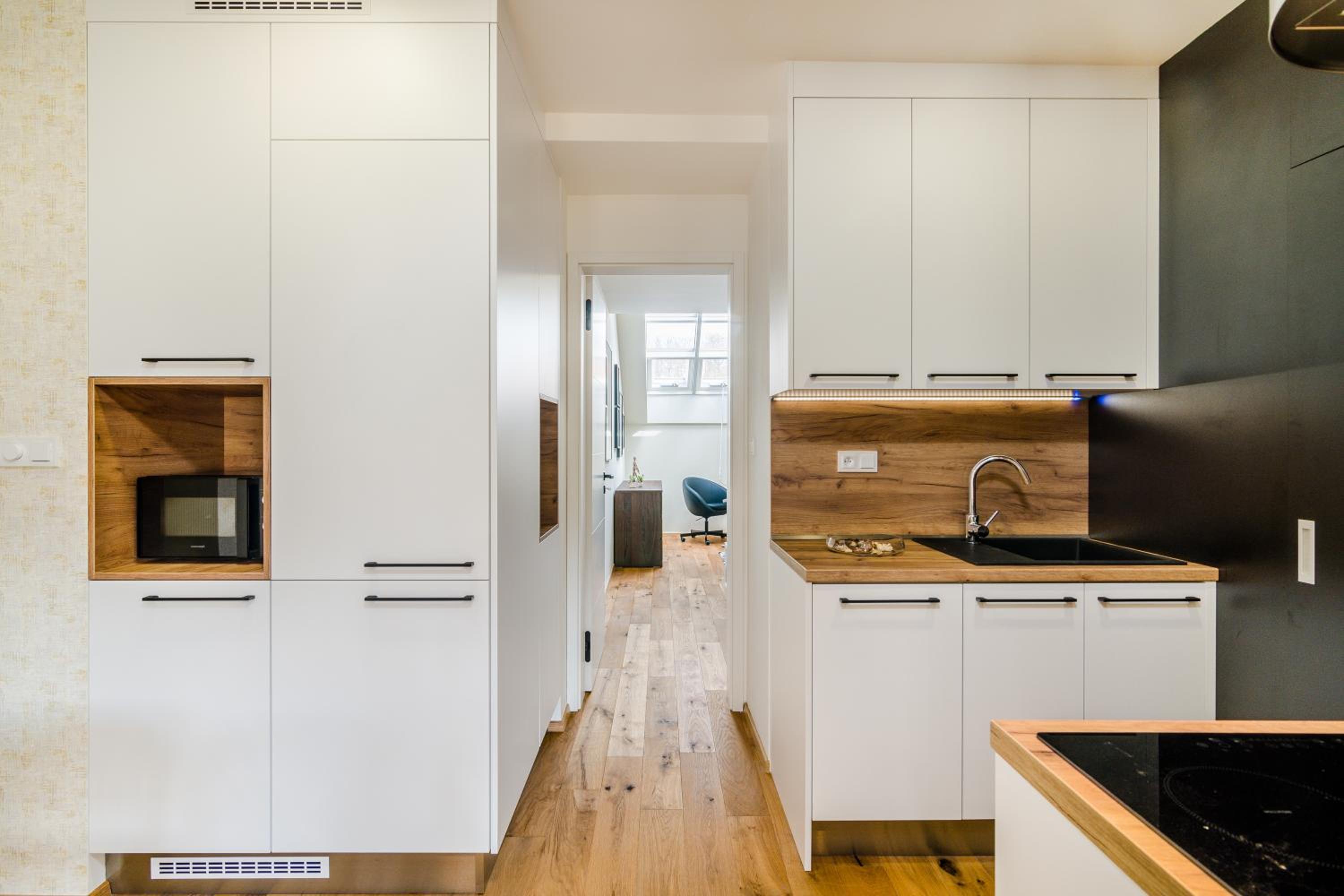Prague Days - Premium Loft with AC & View of the Žižkov Tower from Spacious Terrace