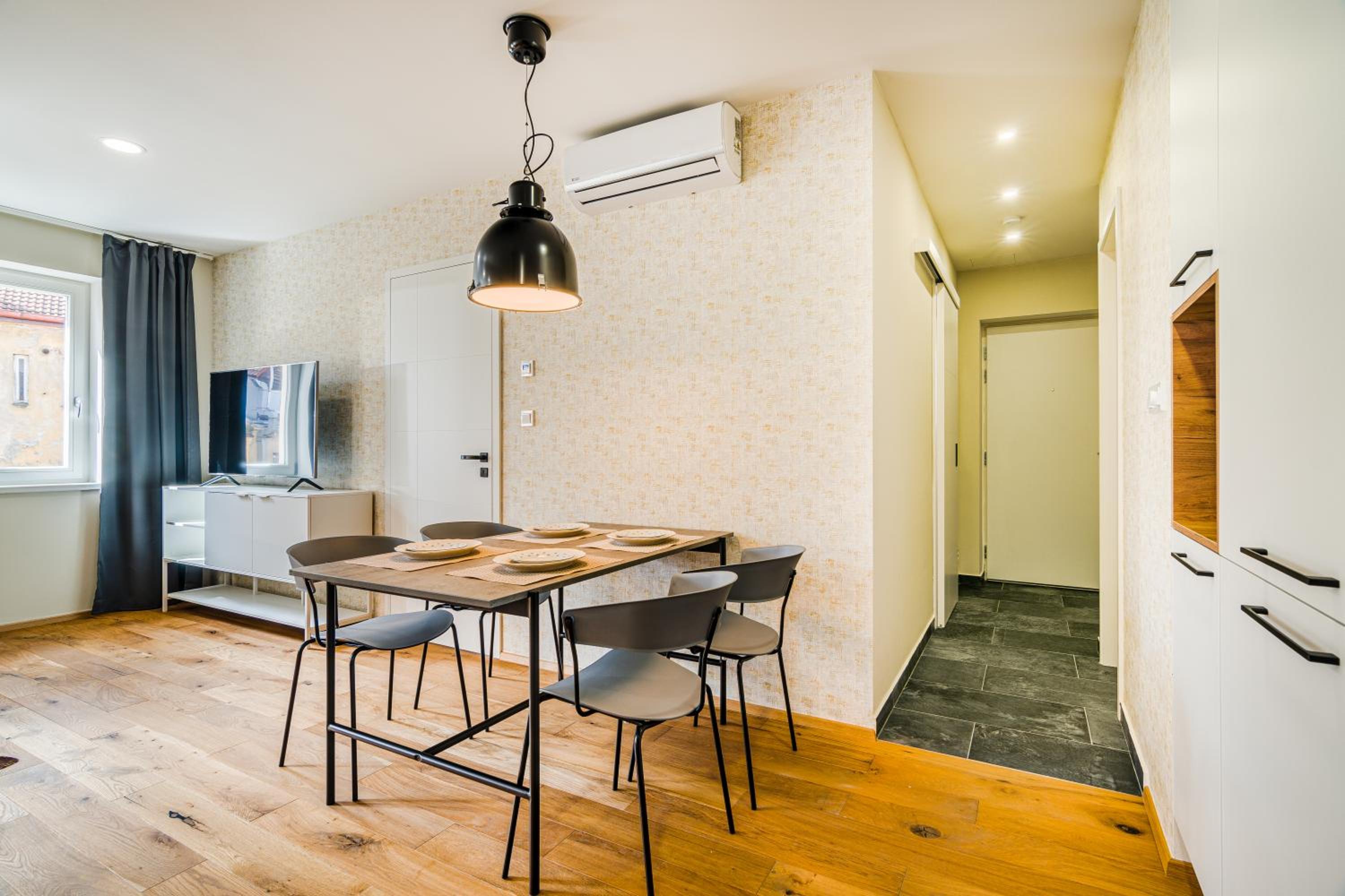 Prague Days - Premium Loft with AC & View of the Žižkov Tower from Spacious Terrace