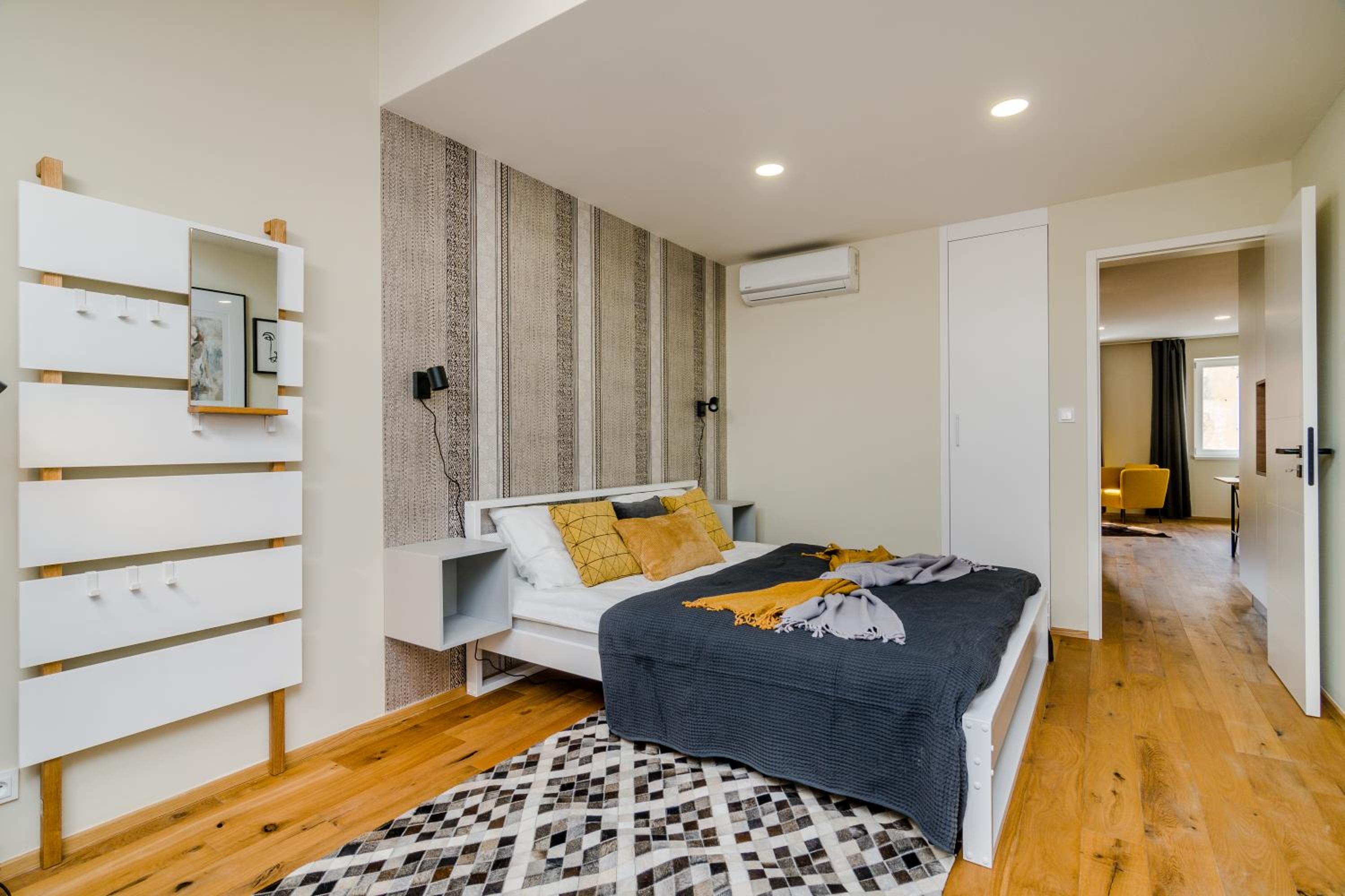 Prague Days - Premium Loft with AC & View of the Žižkov Tower from Spacious Terrace