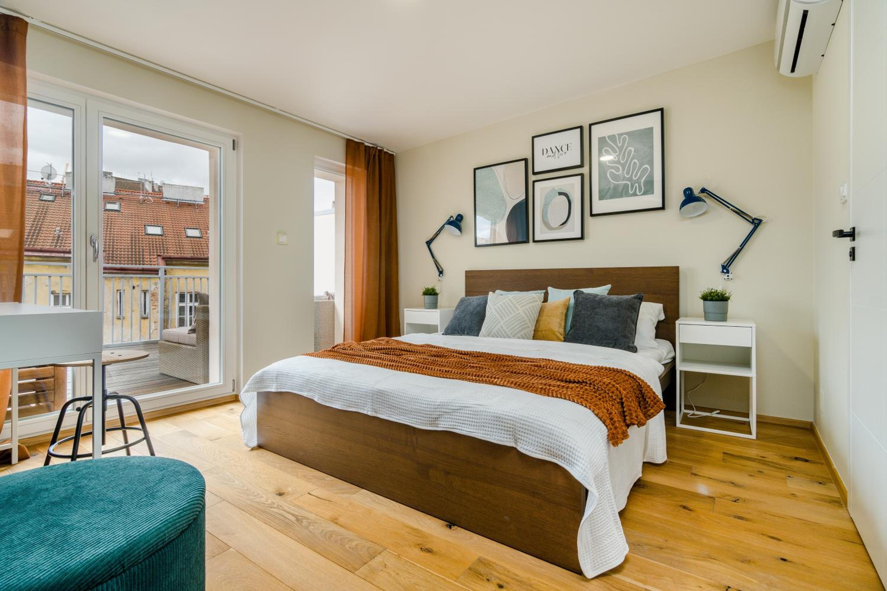 Prague Days - Premium Loft with AC & View of the Žižkov Tower from Spacious Terrace