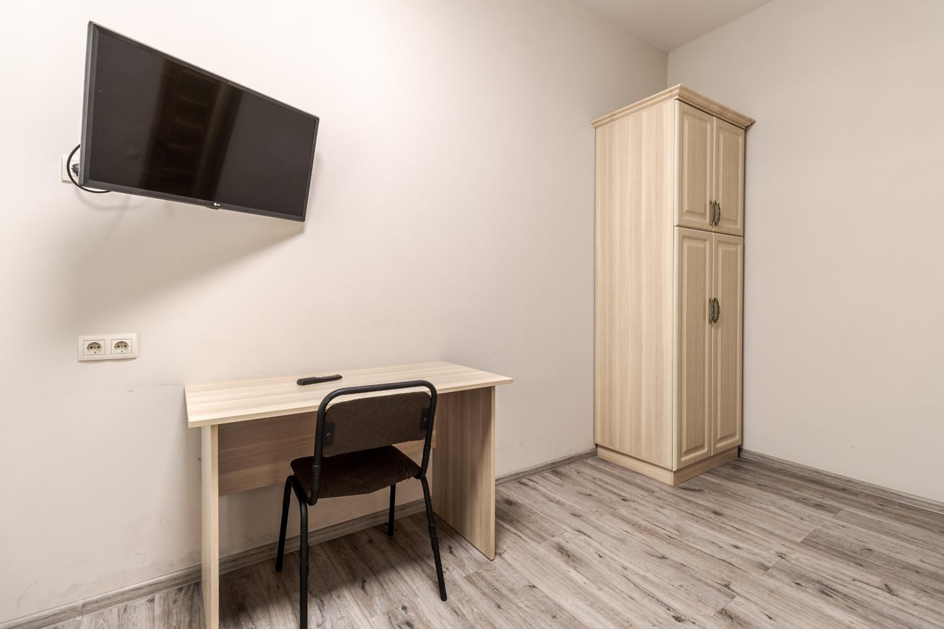 Creamy apartment view 5