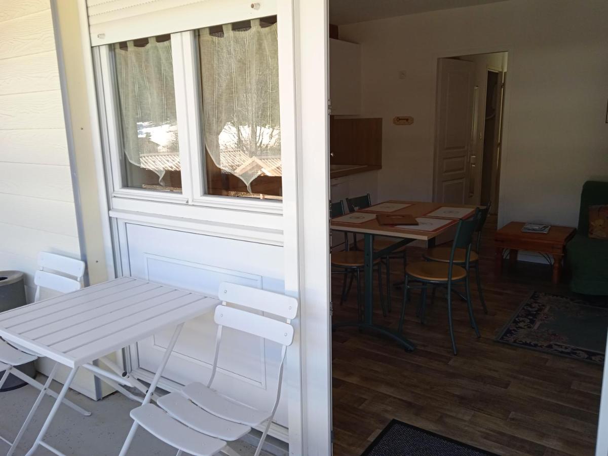Gite de vacances Residence La Babaute LES ROUSSES view 3