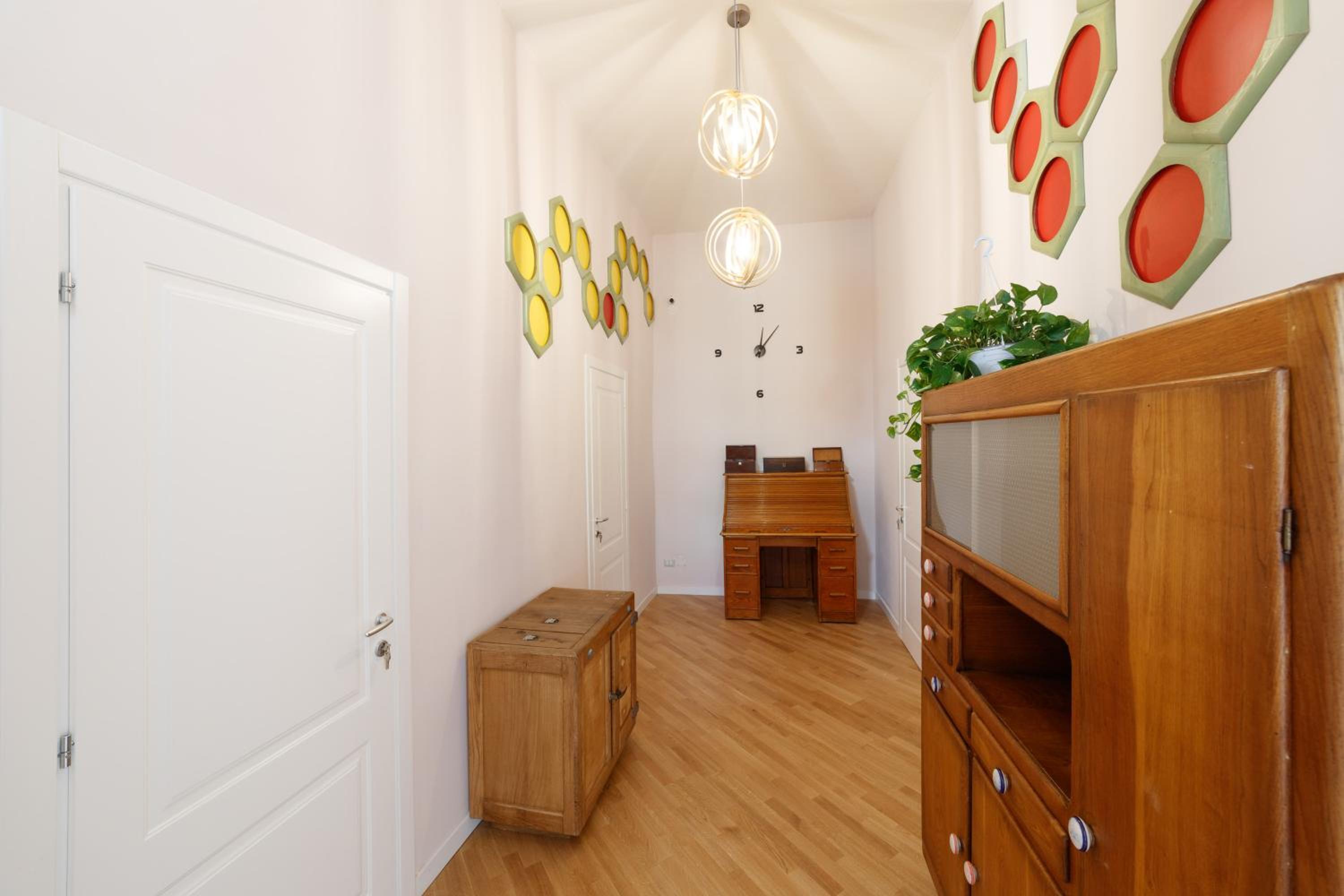 Design Apartments next Bellini Square