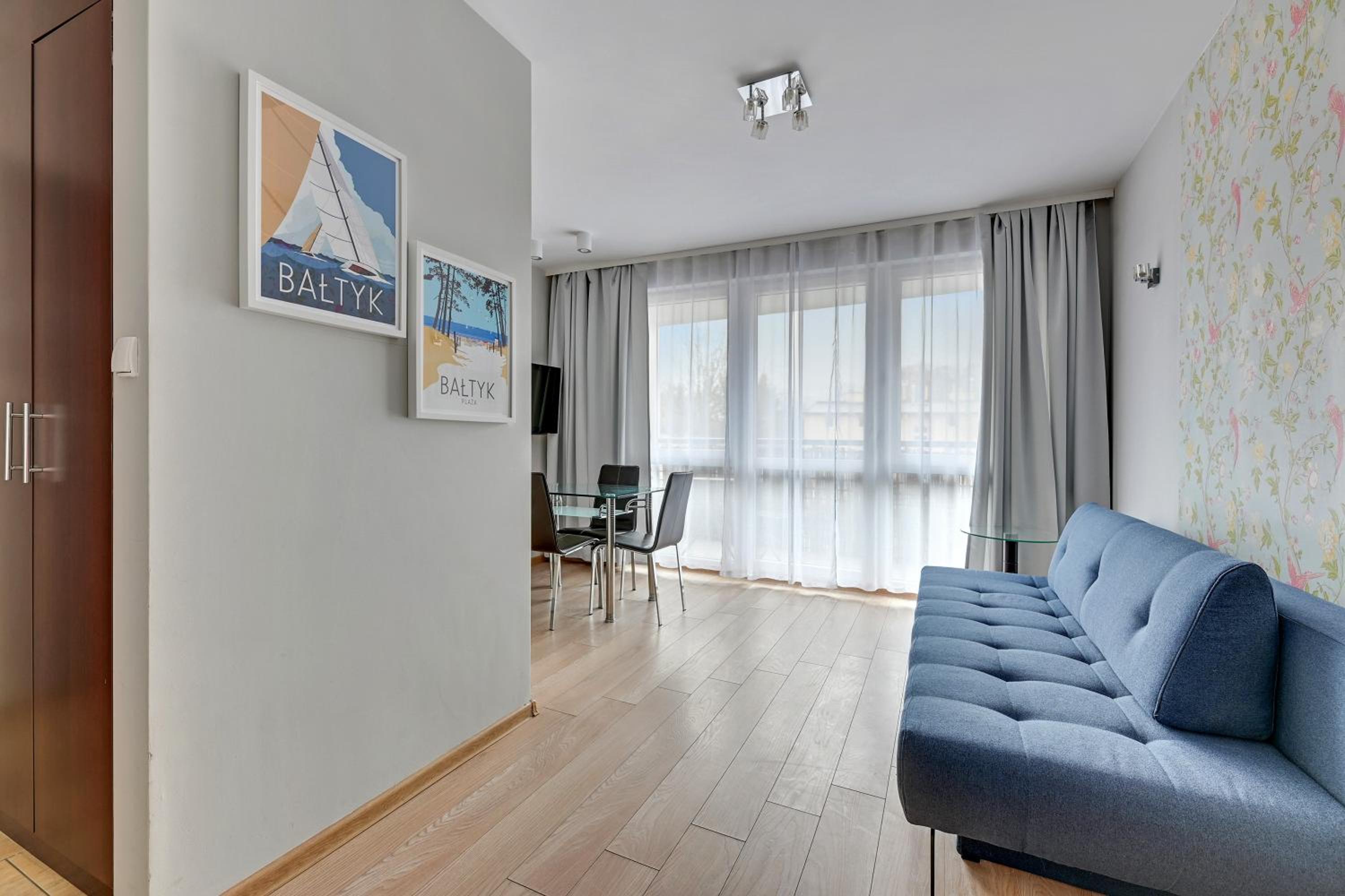 Sunrise apartments close to the beach & by Noclegi Renters