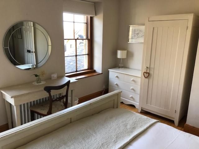 Berkeley Coach House — 10