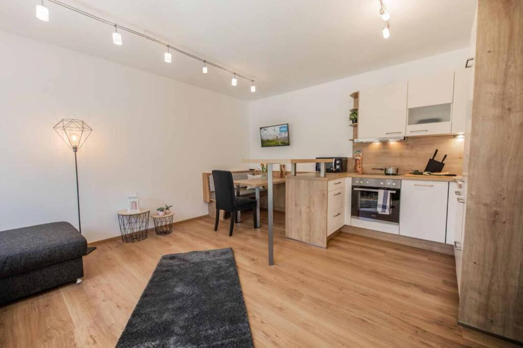 Ferienwohnung Alpenland - schönes, neues Apartment view 2