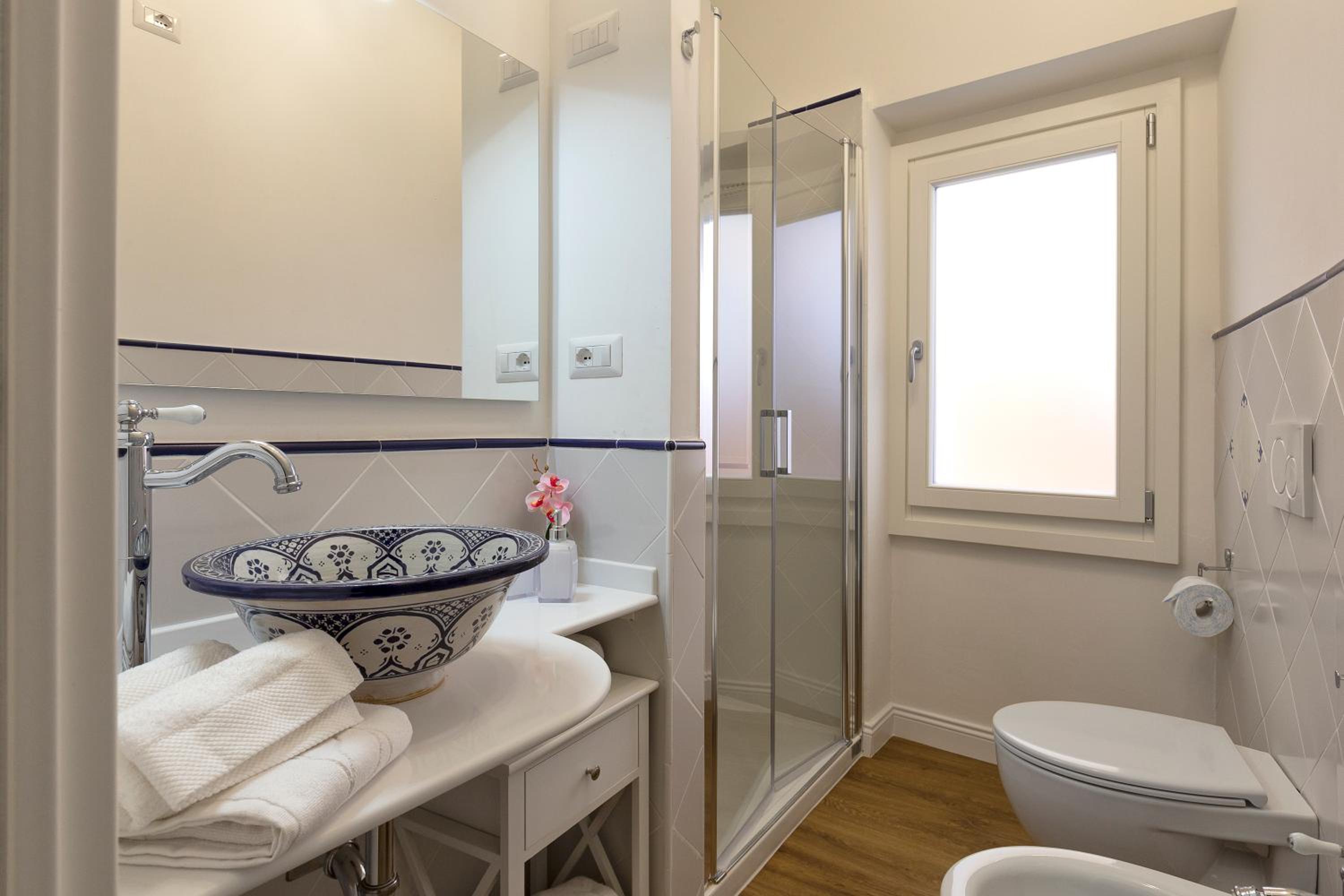 “CIELO E MARE”, CASETTA NEL CUORE DEL BORGO ANTICO / “SKY & SEA”, CHARMING IN THE HEART OF OLD VILLAGE view 5