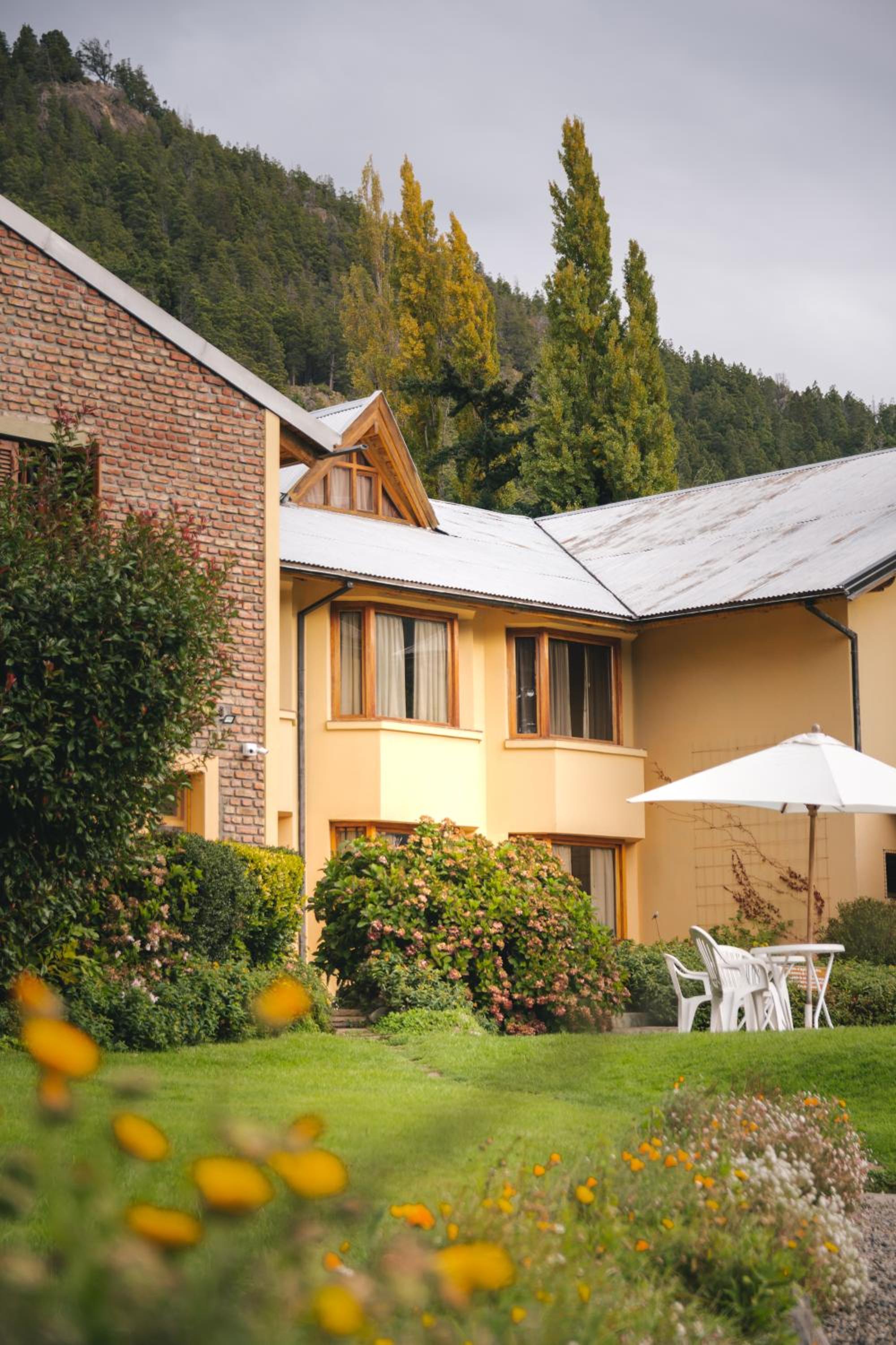 Hosteria Las Lengas by Visionnaire