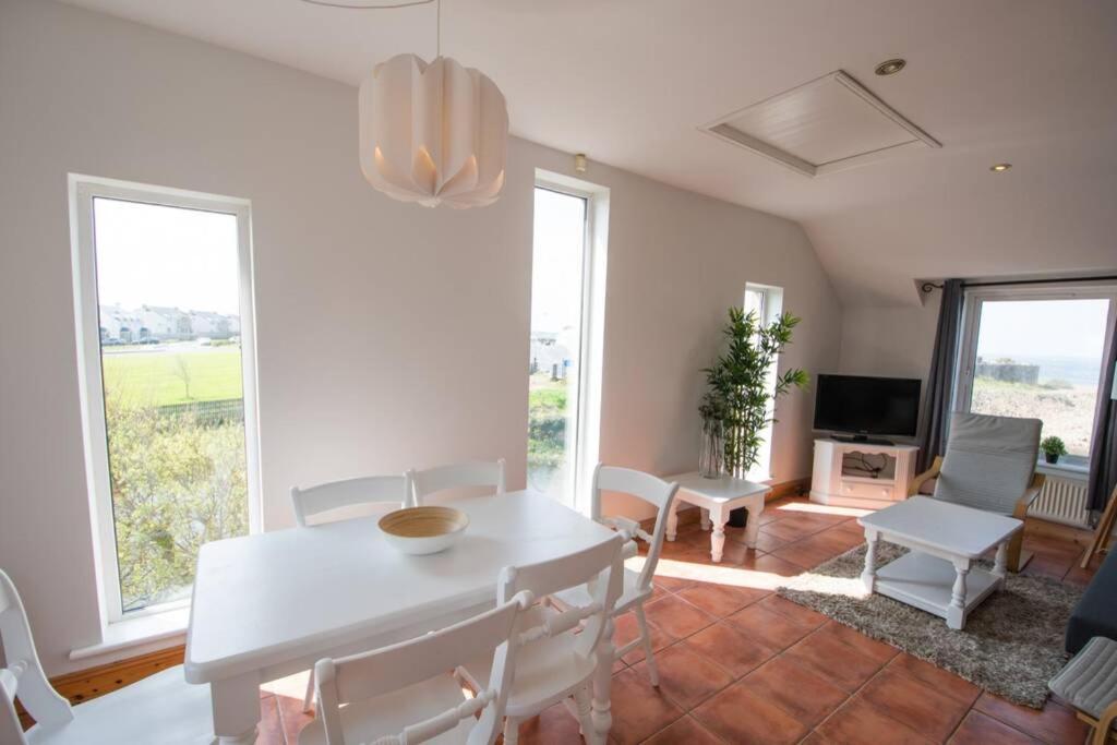Fishermans Cottage Stunning Two Bedroom with Views close to town view 2