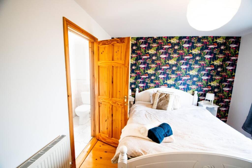 Fishermans Cottage Stunning Two Bedroom with Views close to town view 5