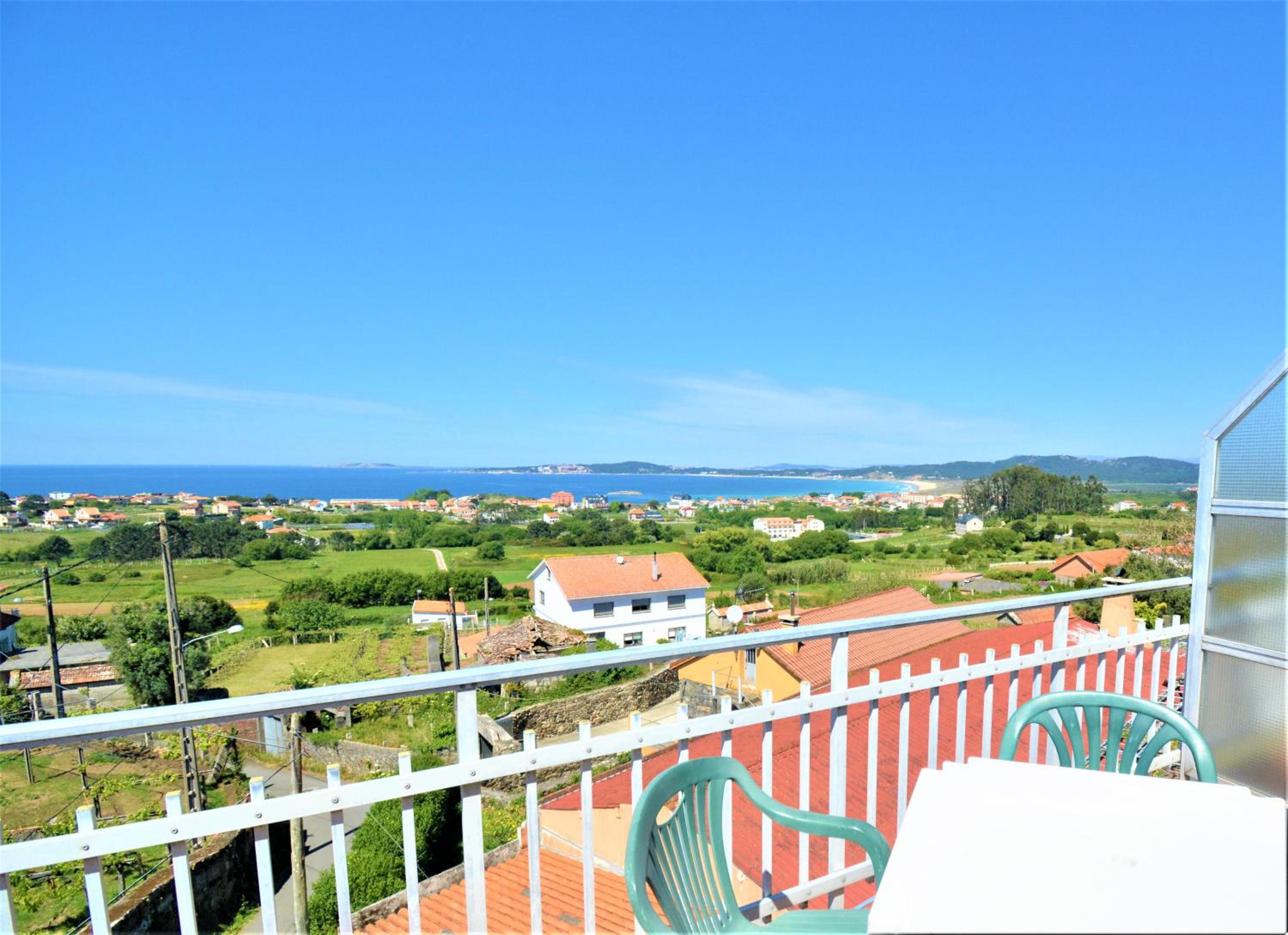 Apartamentos de playa en un entorno rural view 3