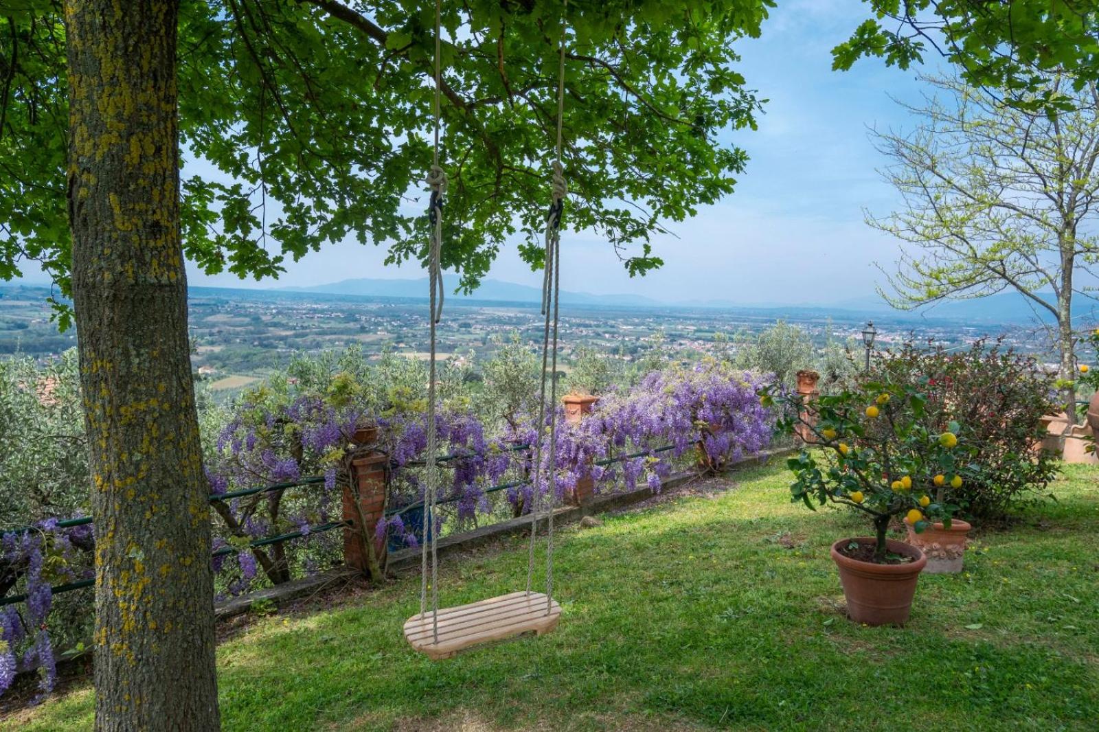 Poggio Leporaia view 2