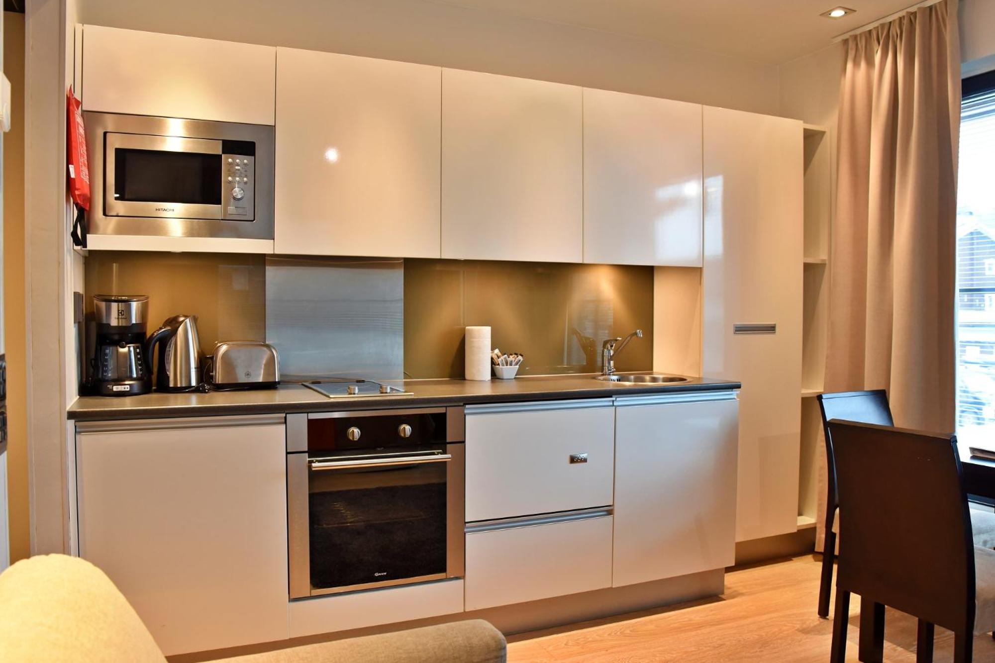 Levi Suites Levi Gold