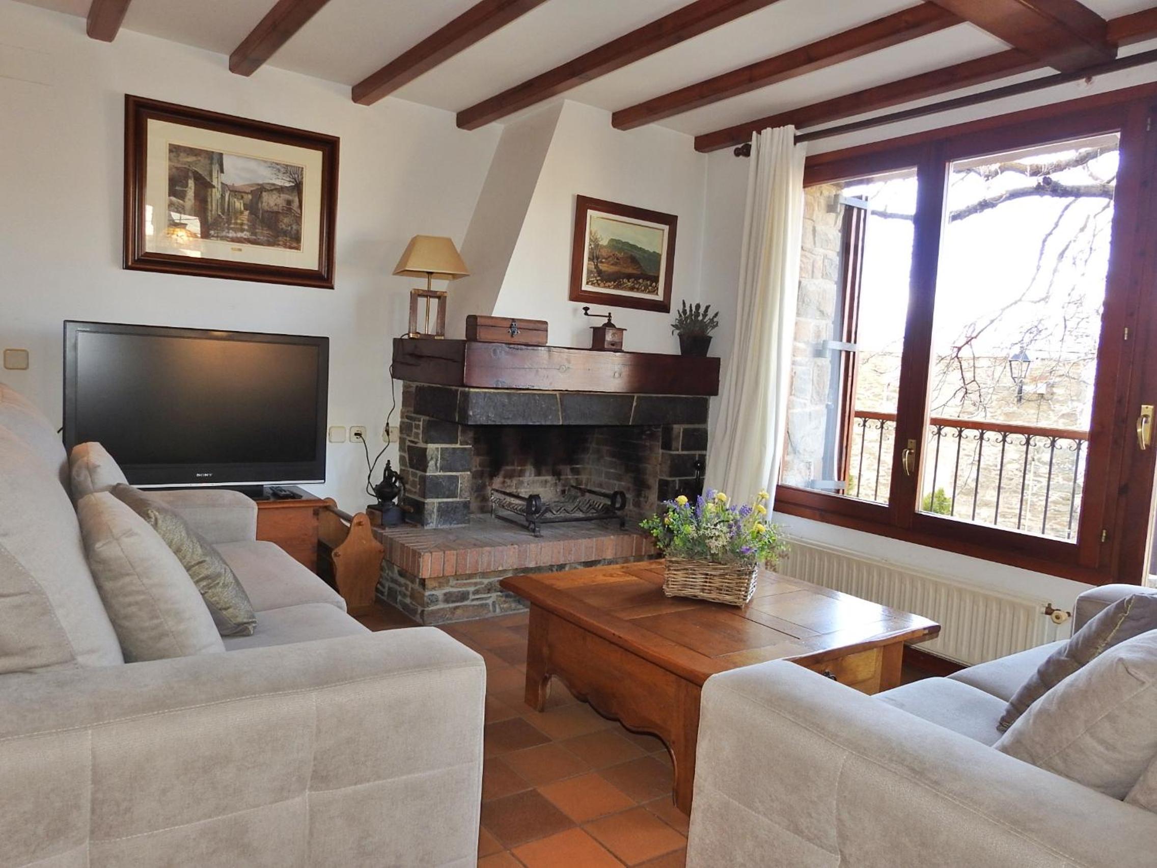 CASA UNIFAMILIAR 8 pax con jardín URTX - CERDANYA view 2