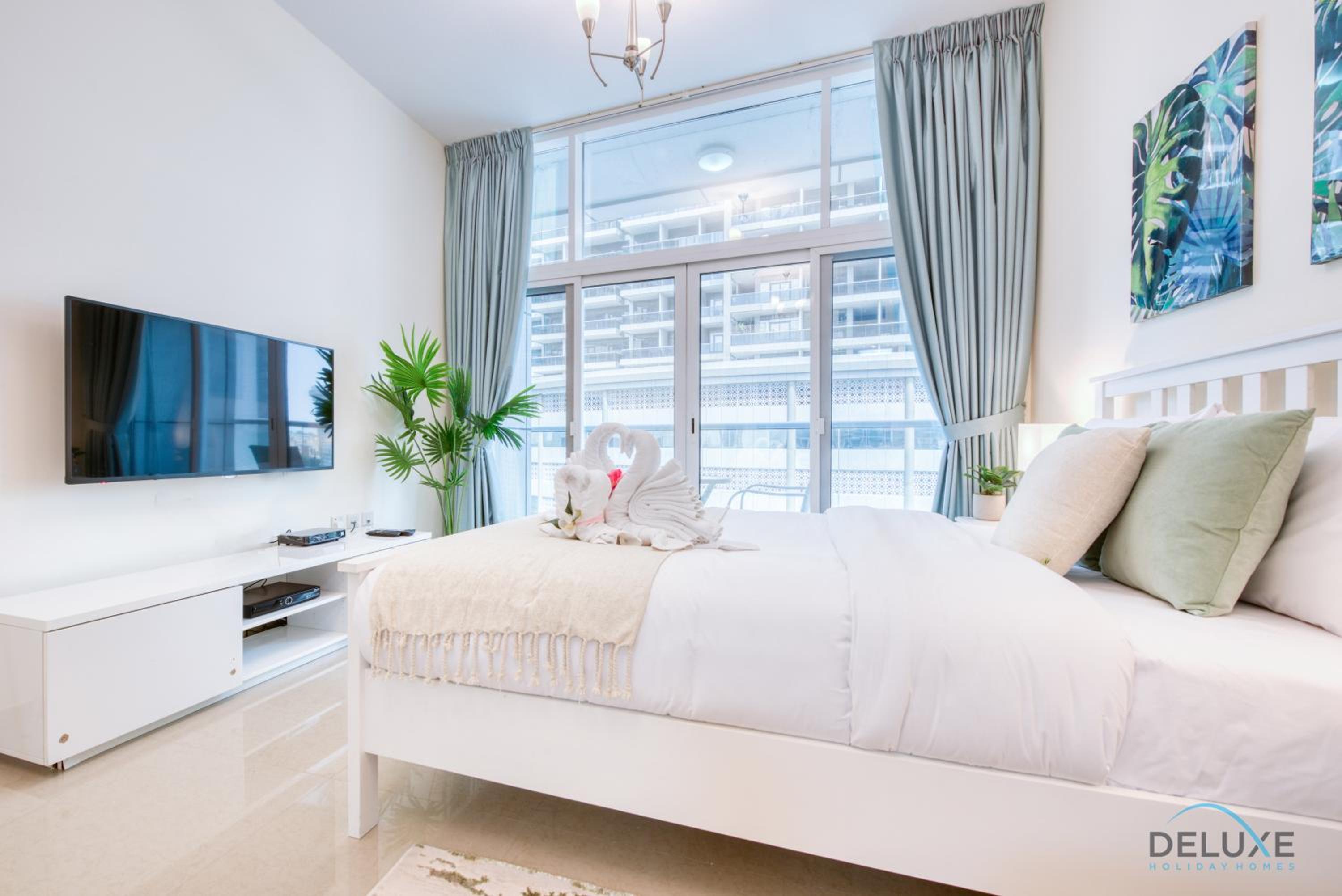 Gentle Studio in Uniestate Sports Tower Dubai Sports City by Deluxe Holiday Homes