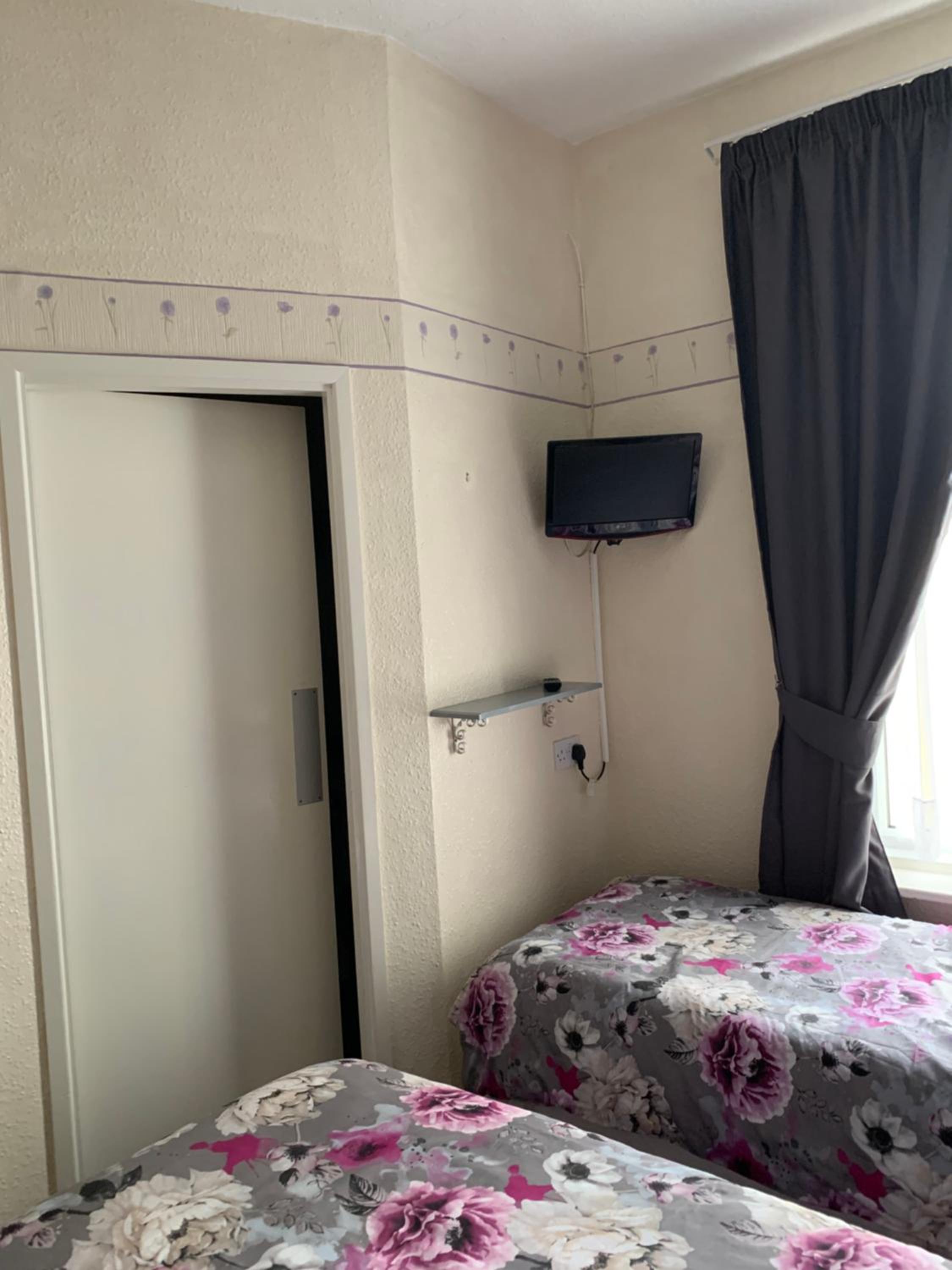 Alondra Hotel