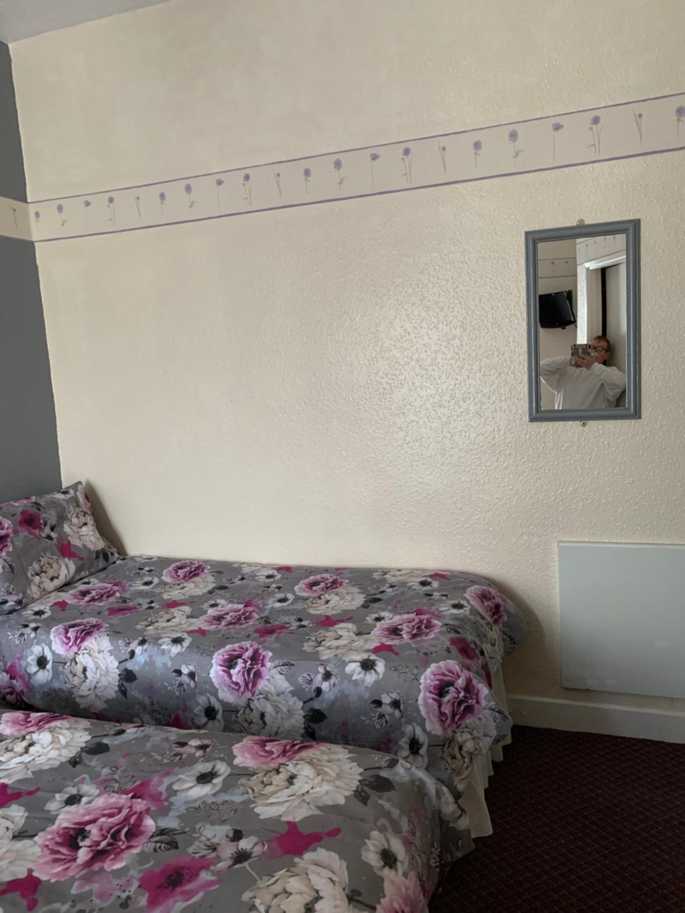 Alondra Hotel