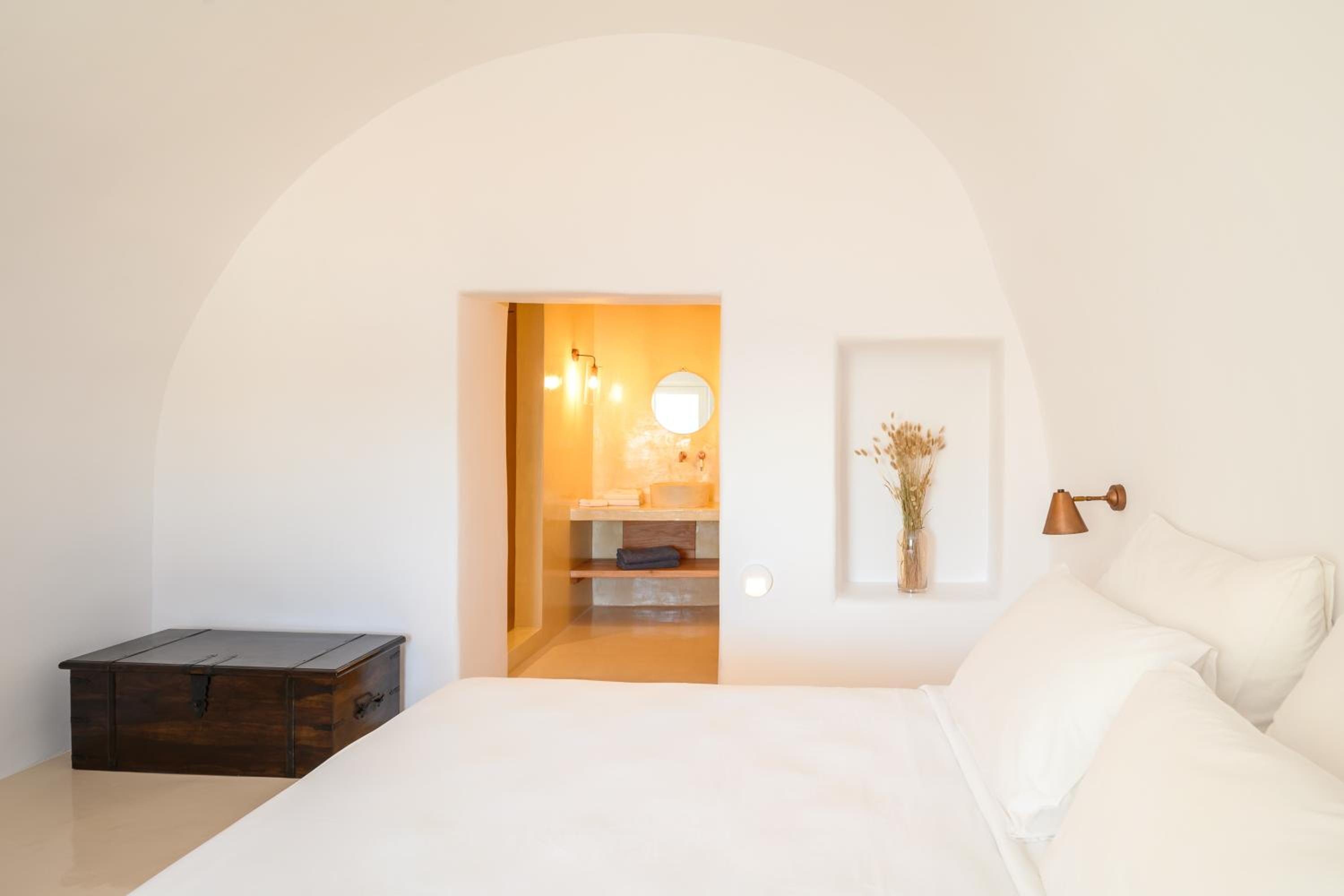Oia Vacations - Canvas Suites - Property Image 14