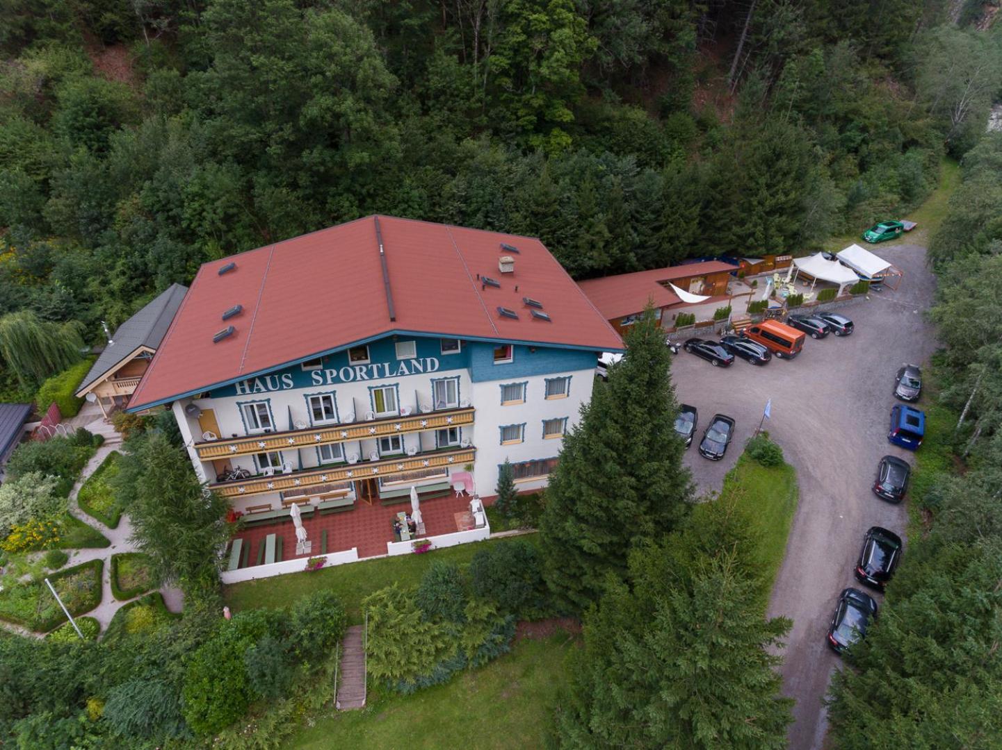 Sportland Inn