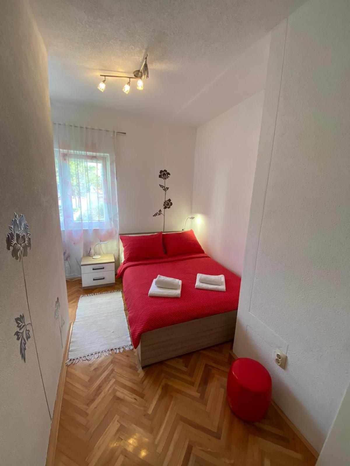 Green Garden Apartment photo 3