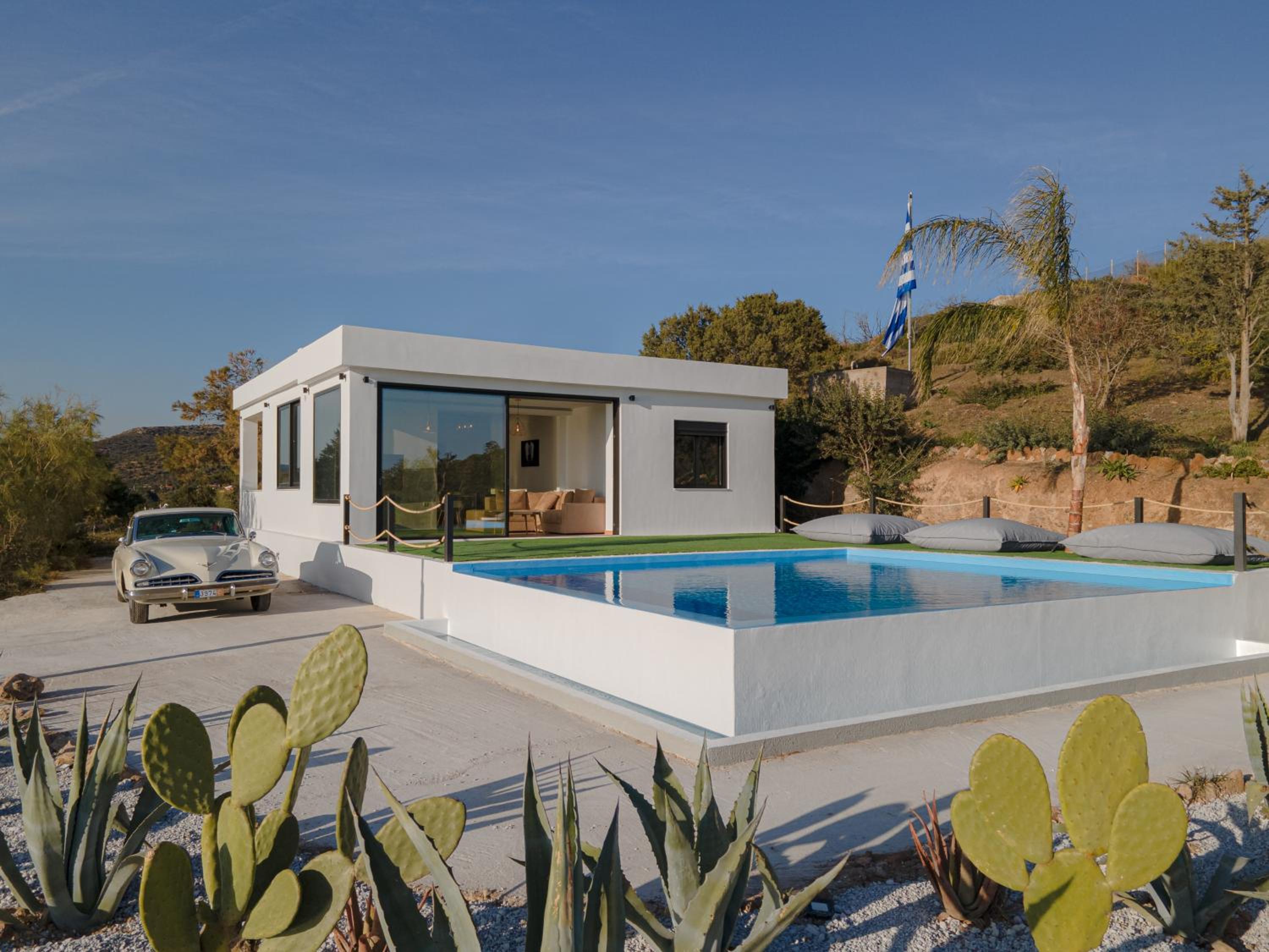 Hotel Sounio Black Villa - Image 1