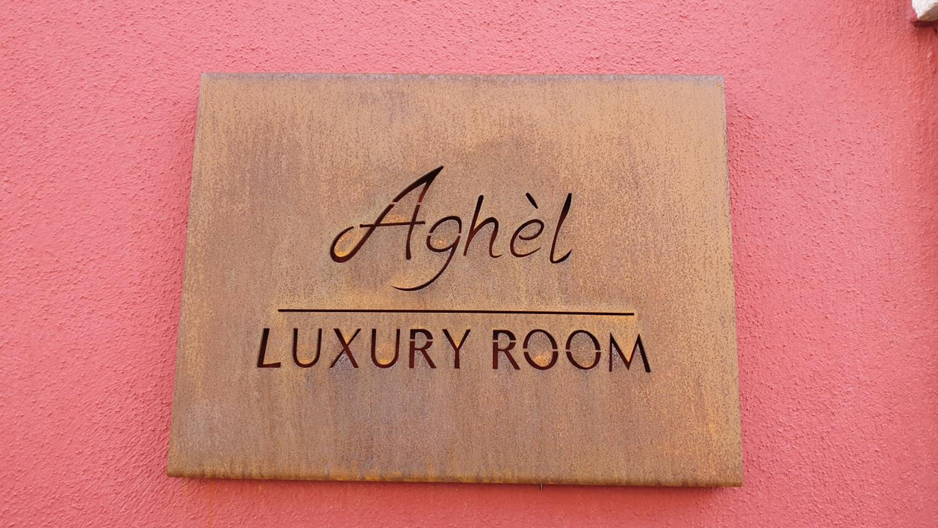 Aghèl Luxury Room view 4