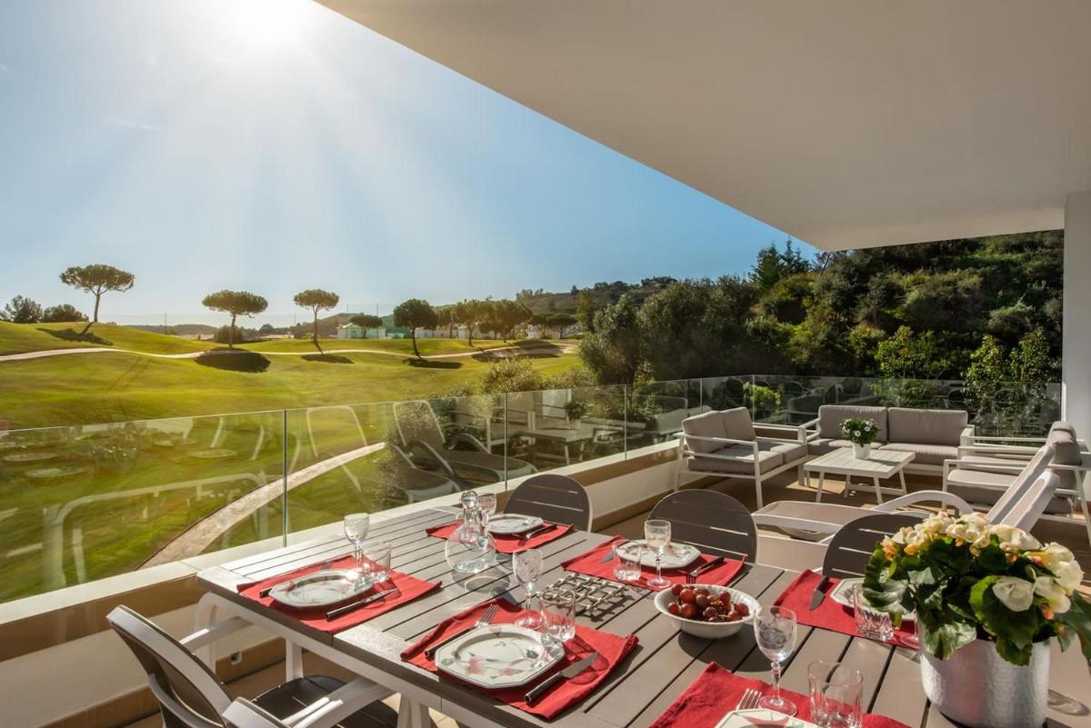 3BR Luxury Frontline Golf Elegant Corner apartment photo 1