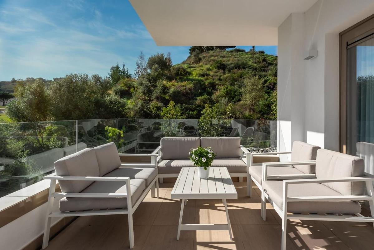 3BR Luxury Frontline Golf Elegant Corner apartment photo 3
