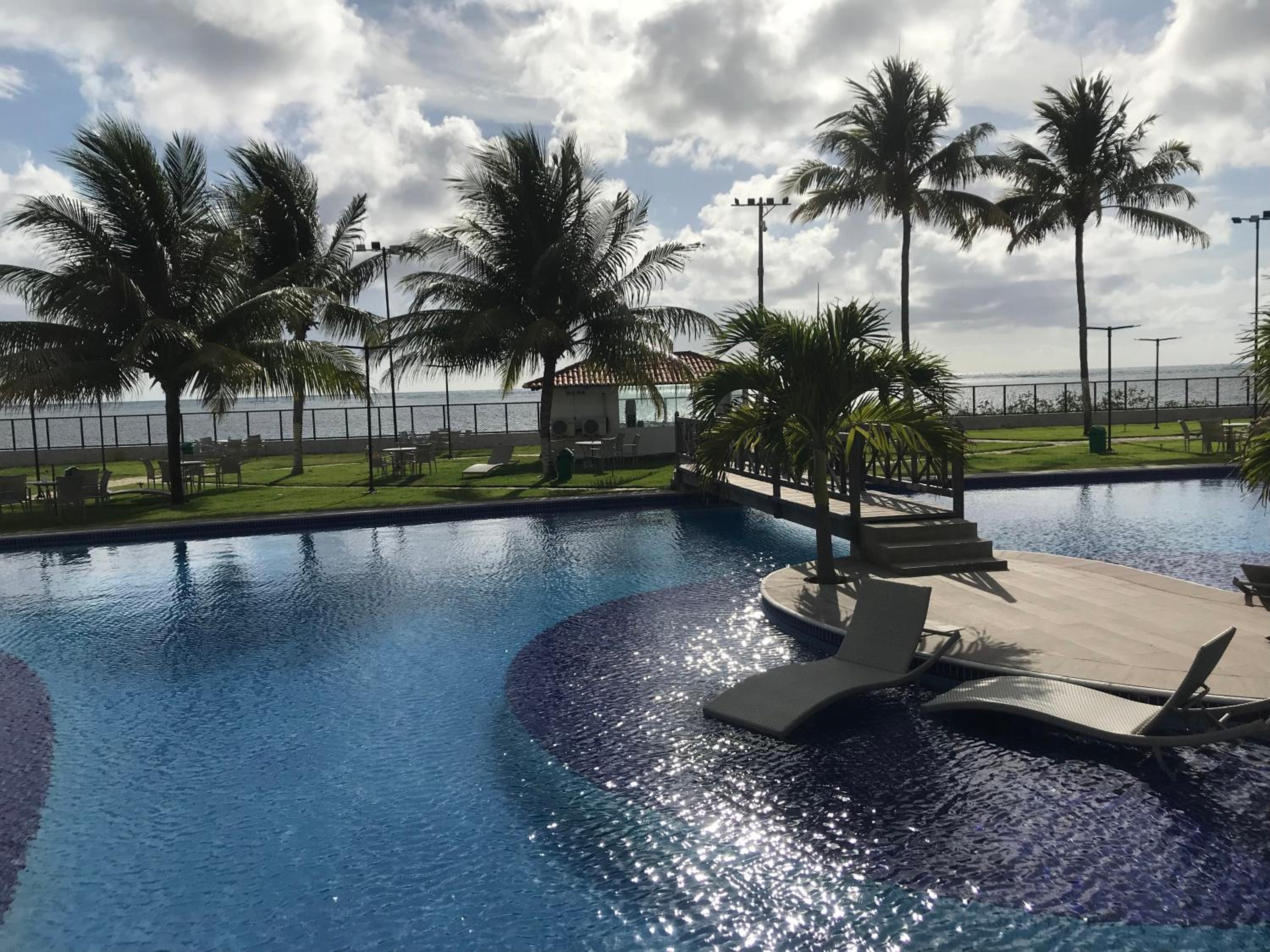MAUÍ BEACH RESIDENCE - Beira-mar Tamandaré- Próximo a Igreja de São Pedro- PE