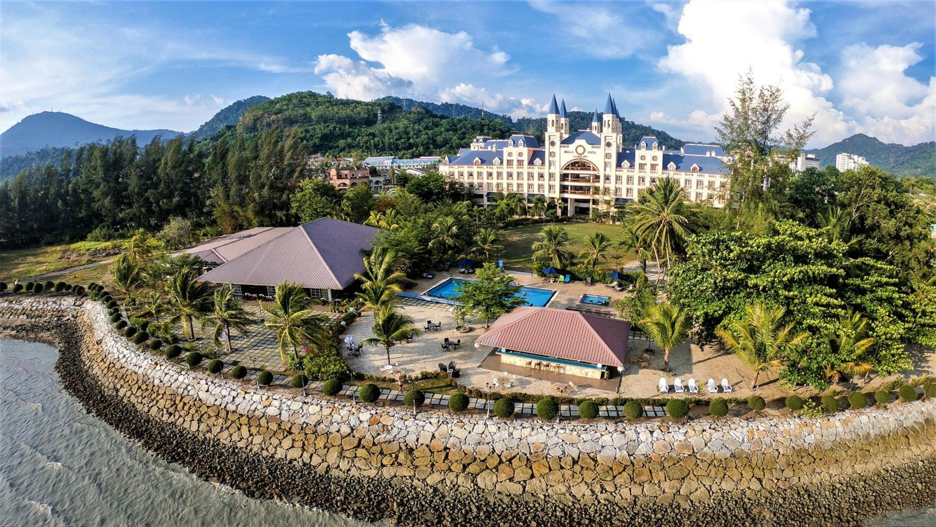 Hotel Bella Vista Waterfront Resort, Kuah Langkawi - Image 1