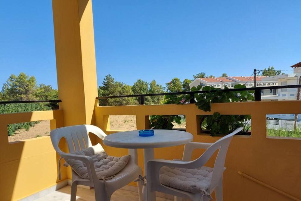 Menelaos Apartments