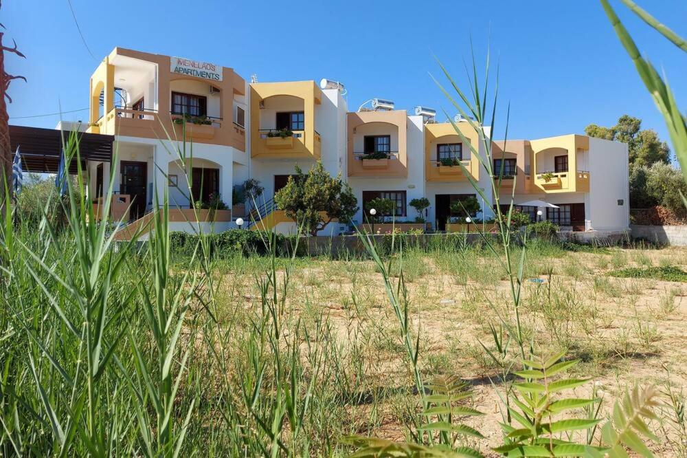 Menelaos Apartments