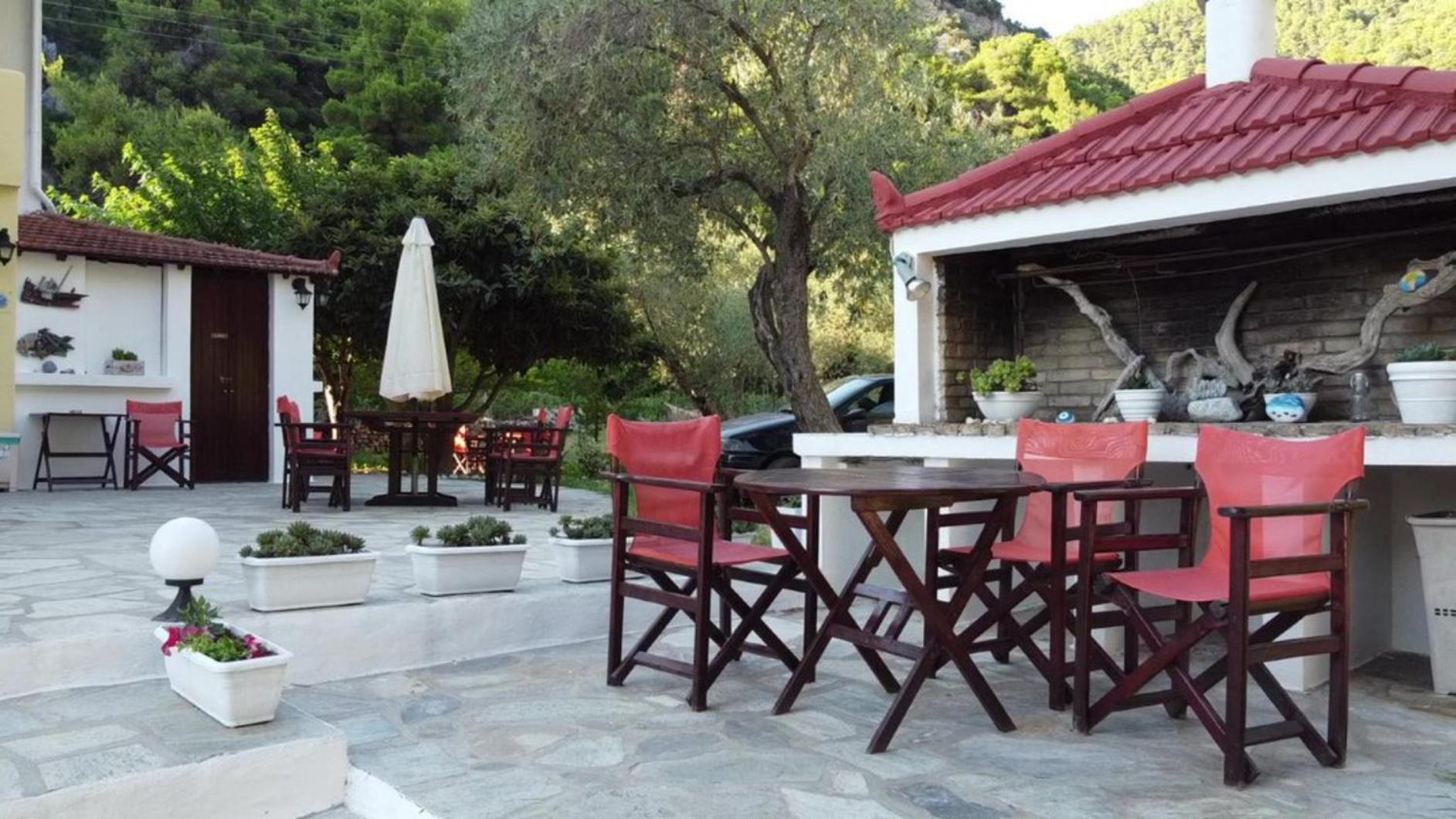 Limnonari Beach Rooms