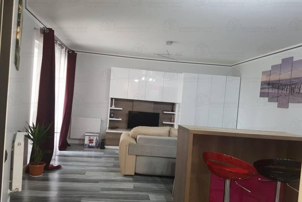 Central luxury apartment in Platinia Residence