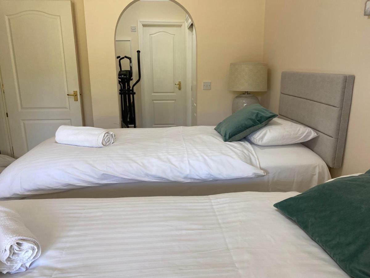 Basingstoke Vacations - The Garden Suite - Property Image 11